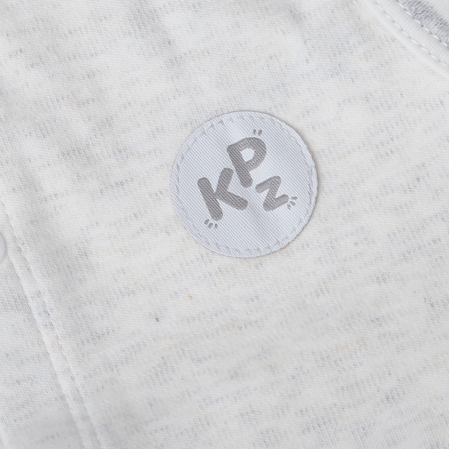 Áo gile cài giữa bé trai KidsPlaza ND25D (Ghi)