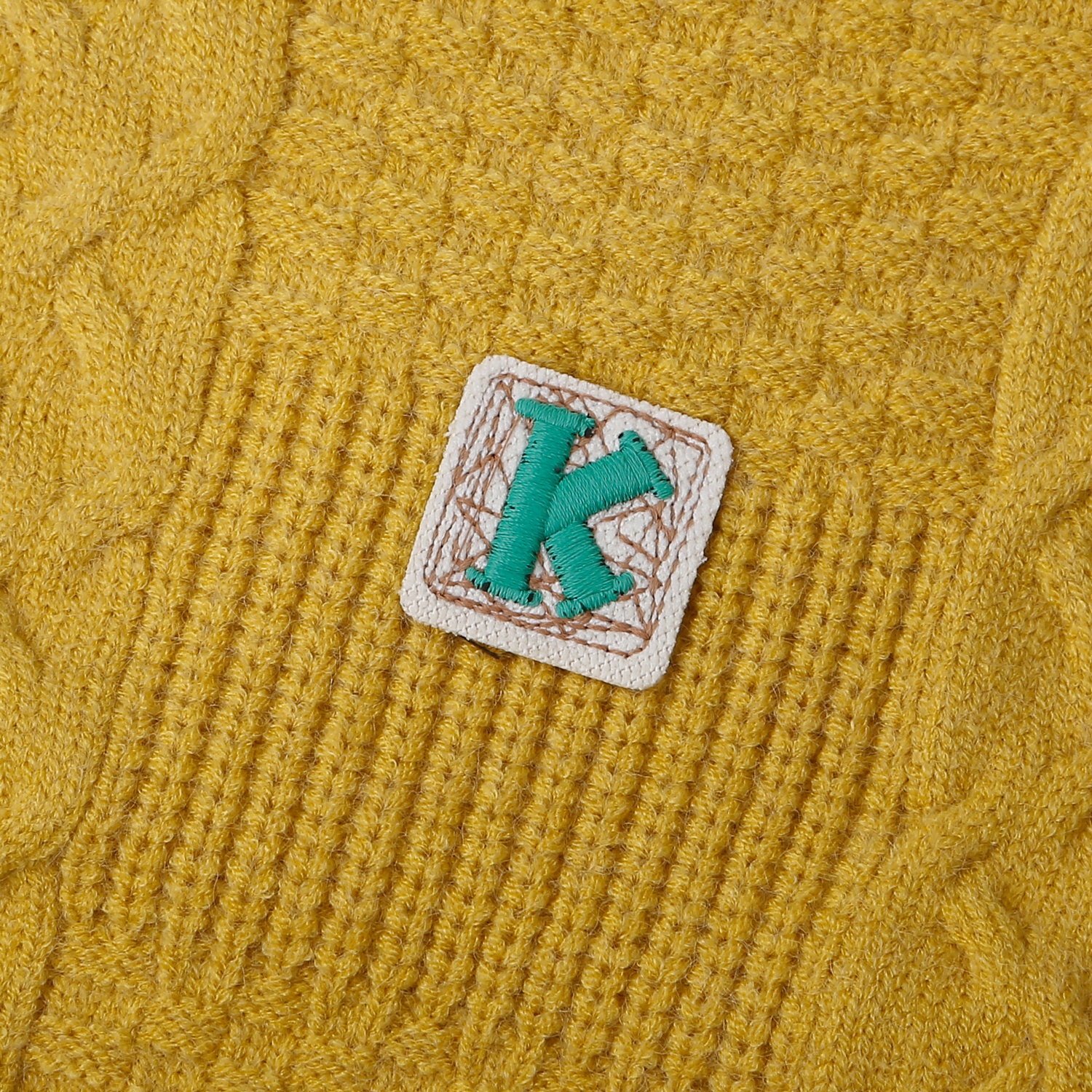 Áo gile len basic Mamago chui thêu chữ K 25M-G07 (Vàng)