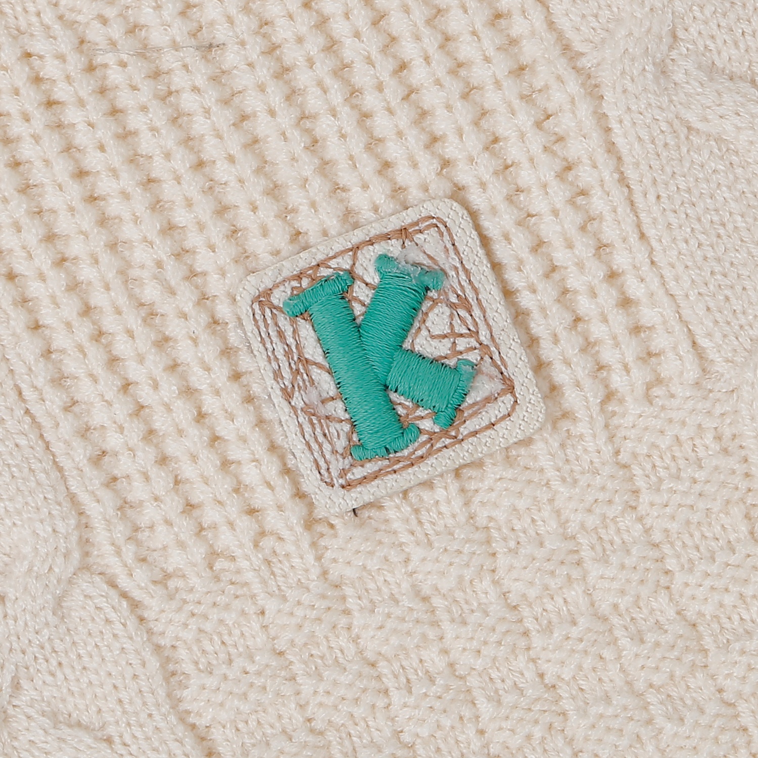 Áo Gile len bé trai Mamago Basic chui chữ K 25M-G07 (Be)