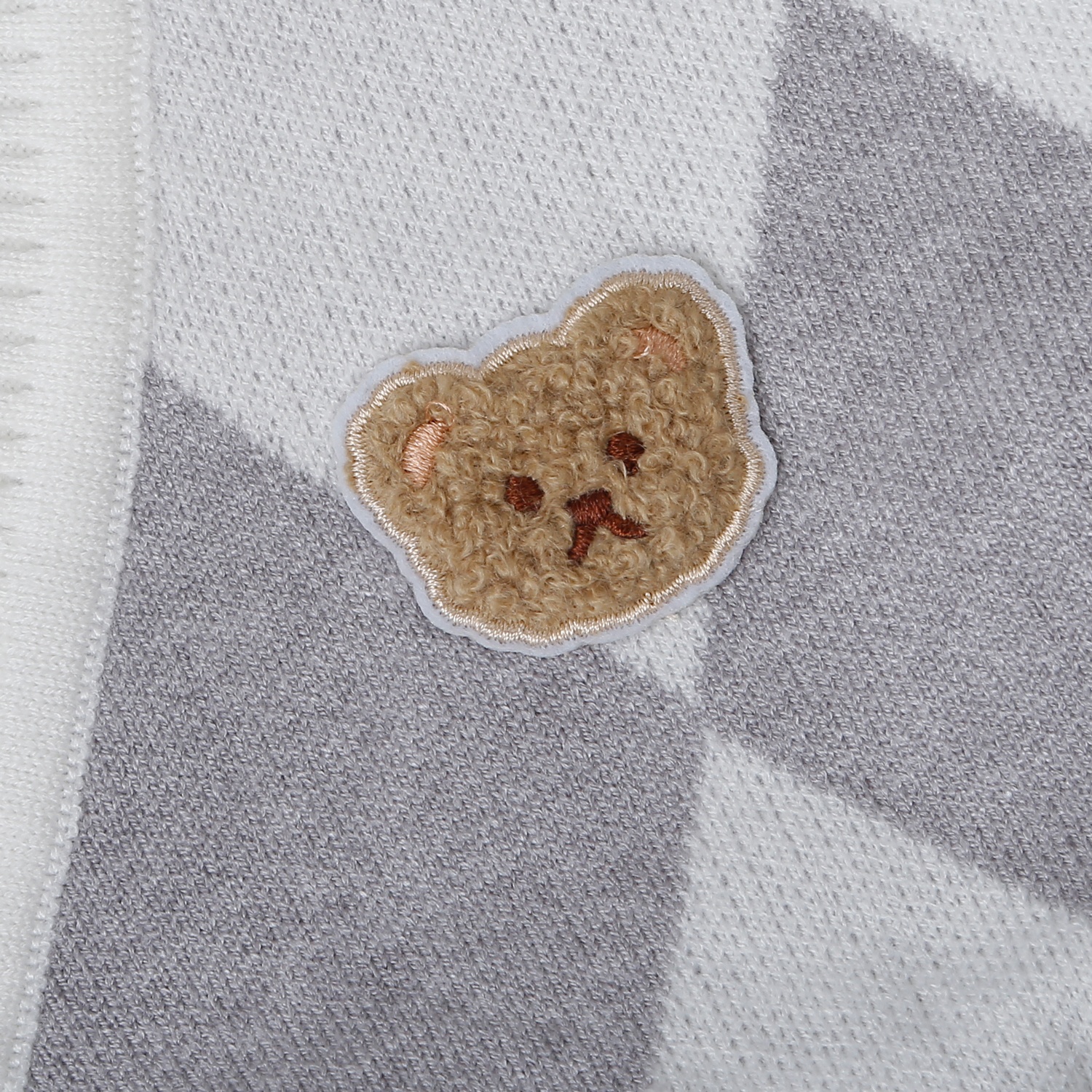 Áo len Mamago basic gắn gấu 25M-A02 (Trắng ghi)