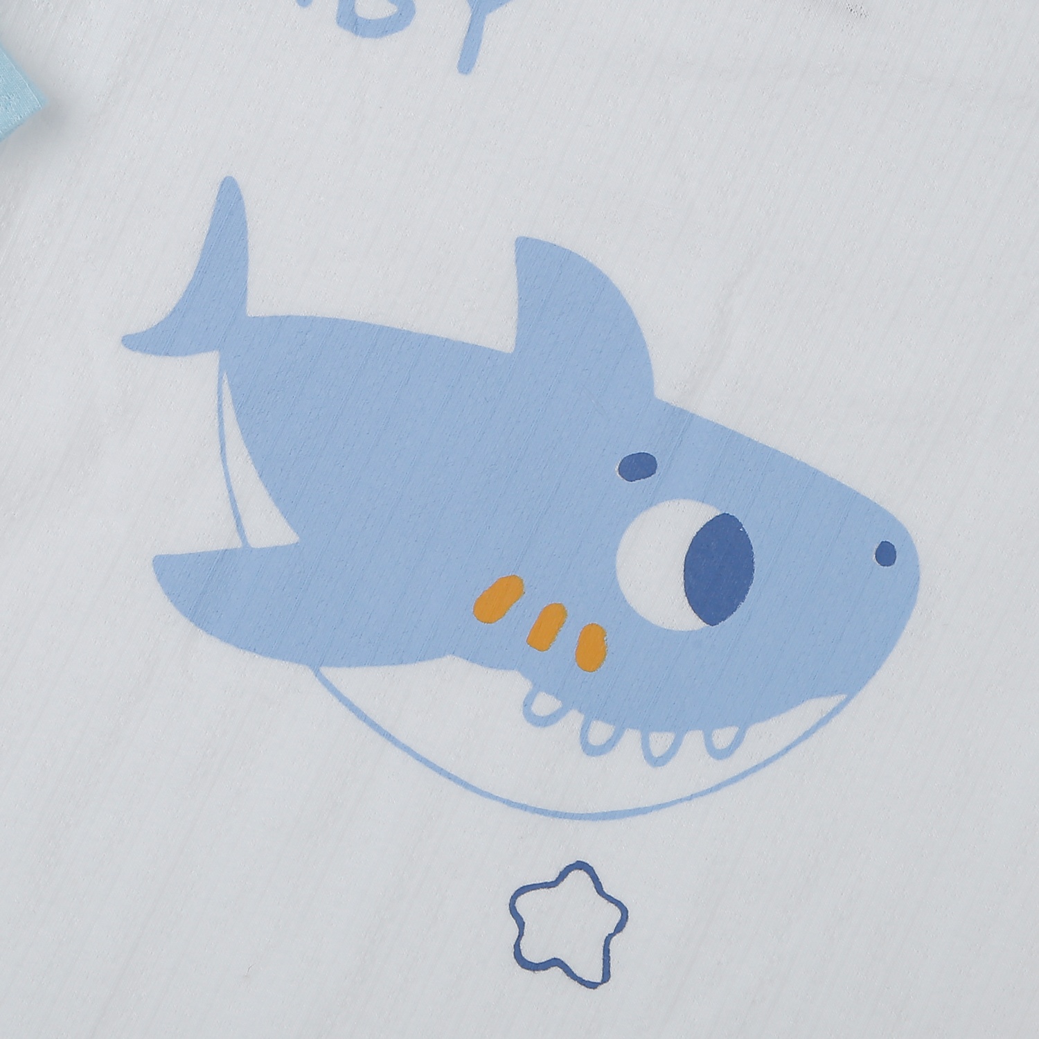 Bộ quần áo dài tay bé trai KidsPlaza rayon in 3 cá M25T (Trắng xanh) hình 3