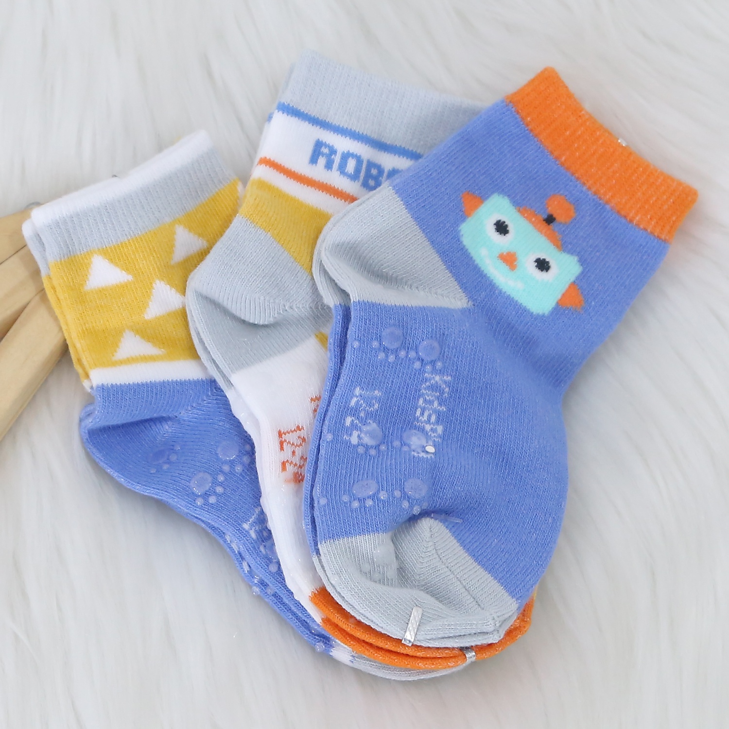 Set 3 đôi tất bé trai KidsPlaza CT1 12-24M BH24 hình 2