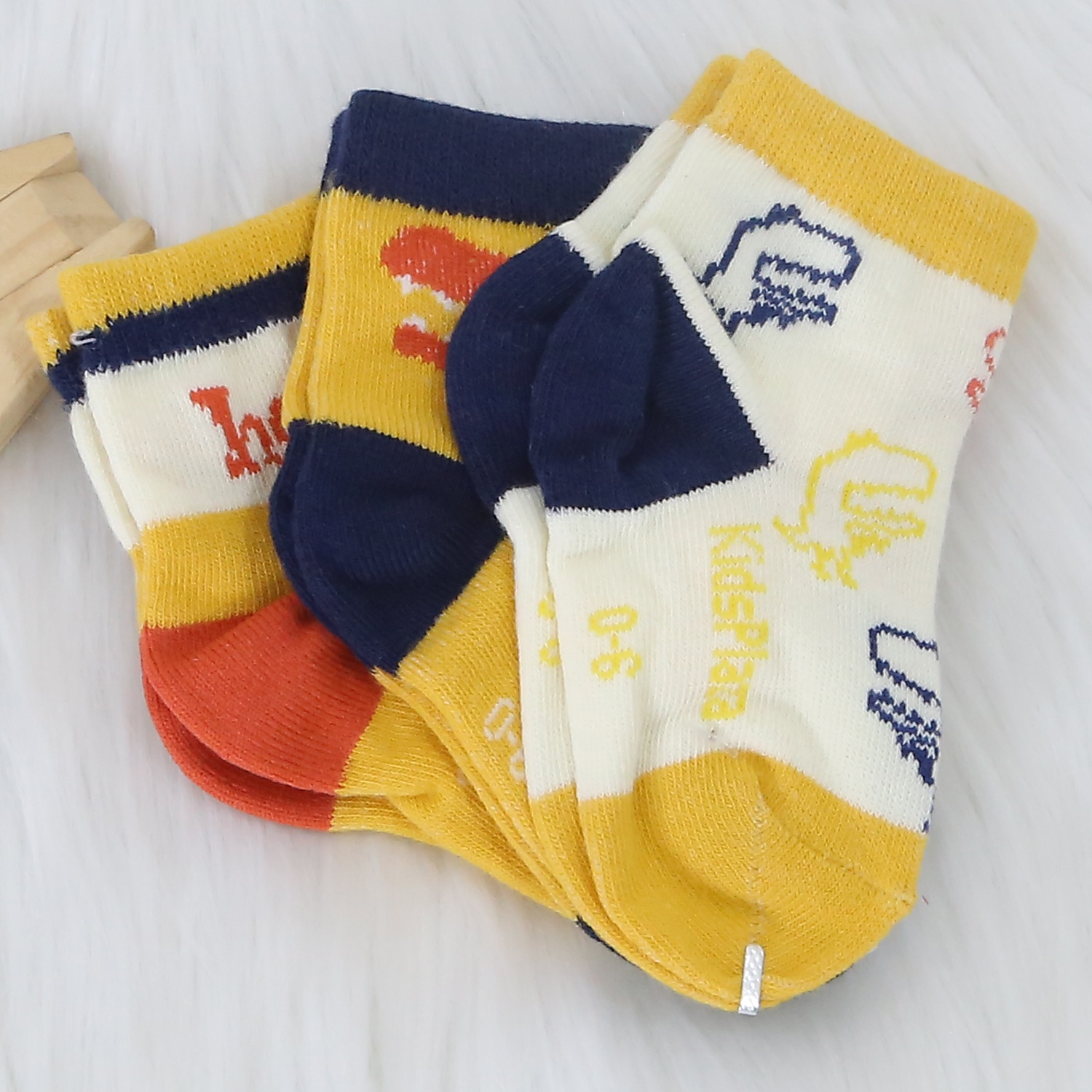 Set 3 đôi tất bé trai KidsPlaza ss1 BH24 0-6M hình 2