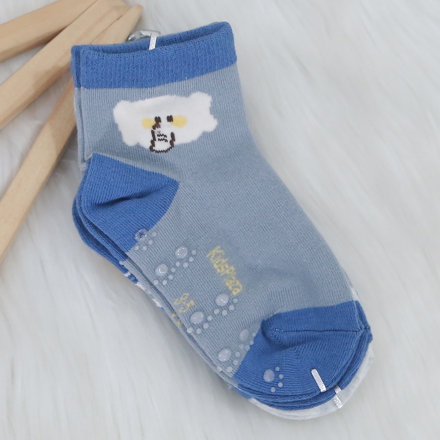 Tất mùa đông cho bé trai