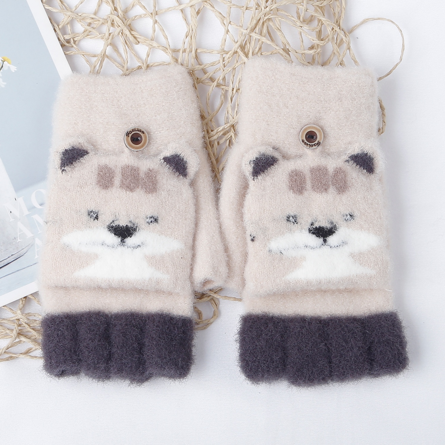 Găng tay KidsPlaza hình gấu xỏ ngón 25K-G04 (Ghi)