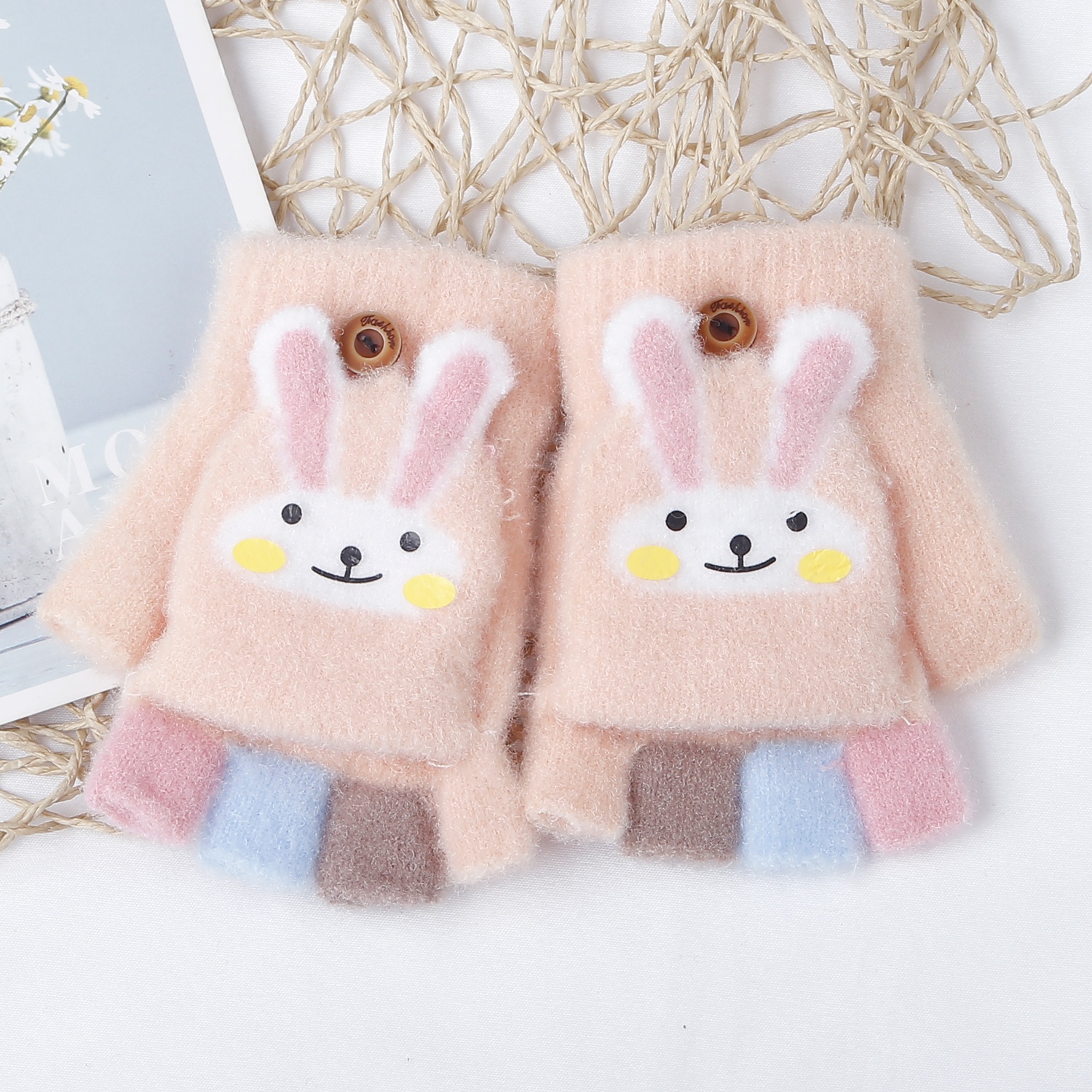 Găng tay KidsPlaza hình thỏ xỏ ngón 25K-G03 (Hồng nhạt)