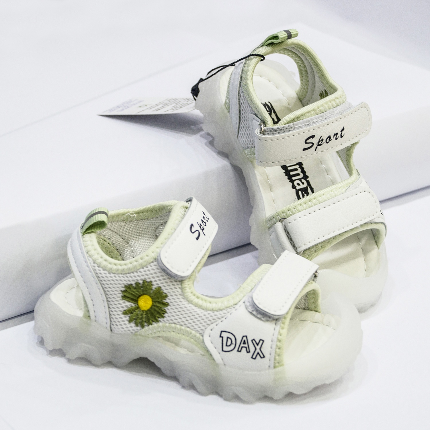 Sandal thêu hoa cúc xanh AC hình 1