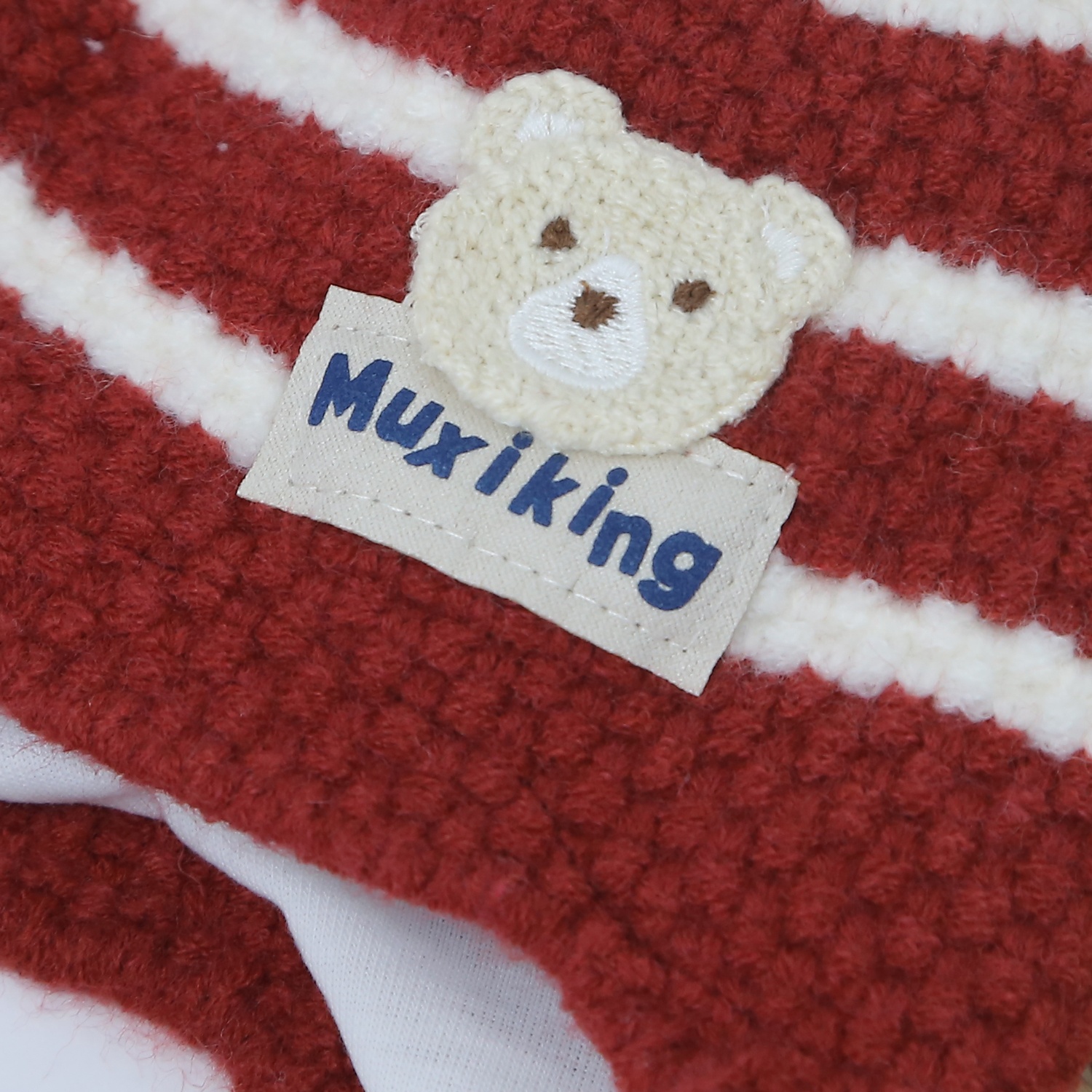 Mũ len kẻ ngang đính gấu 24K-B02 ( Đỏ )