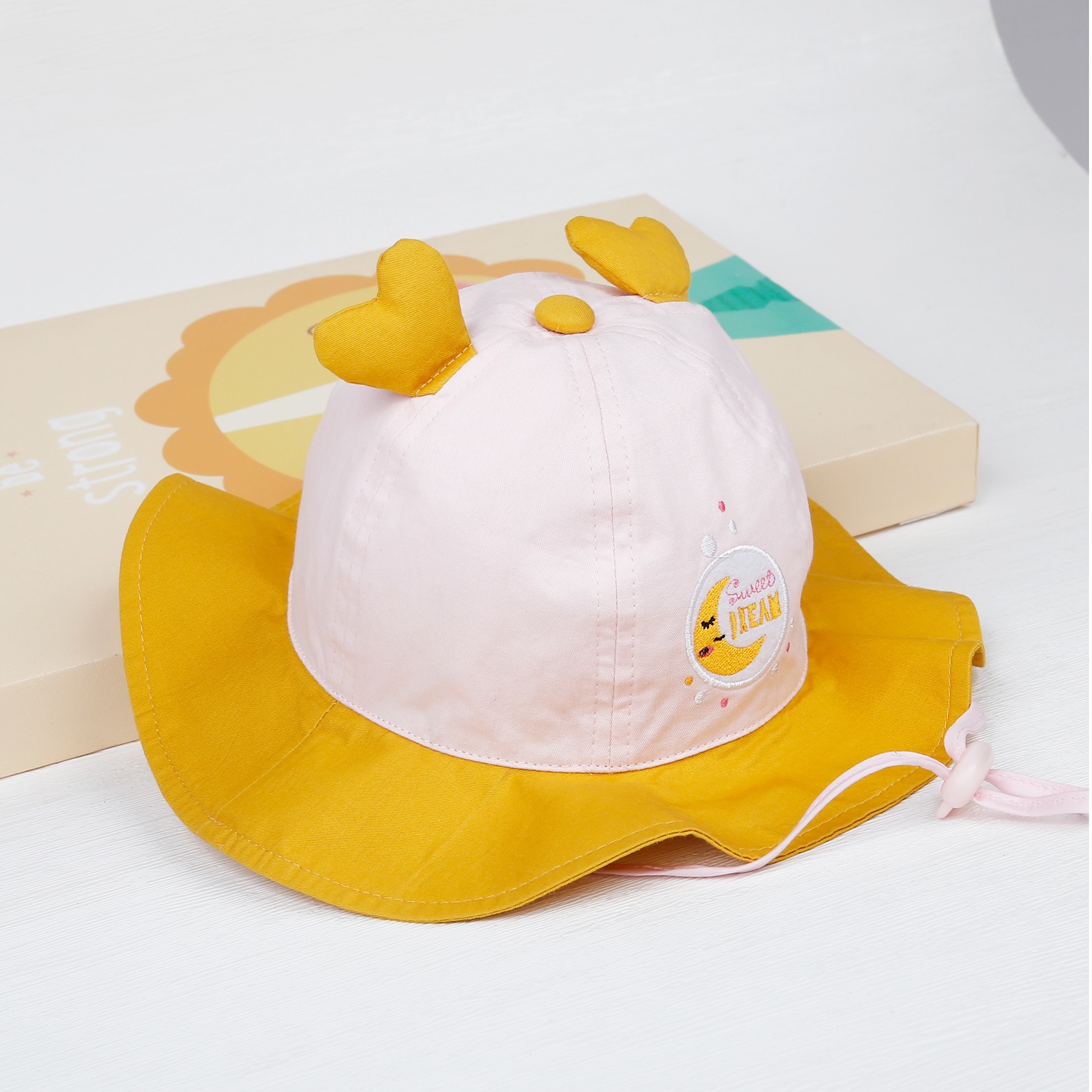 Mũ vành tròn bé gái Kids Plaza thêu trăng DN22H (Vàng) hình 2