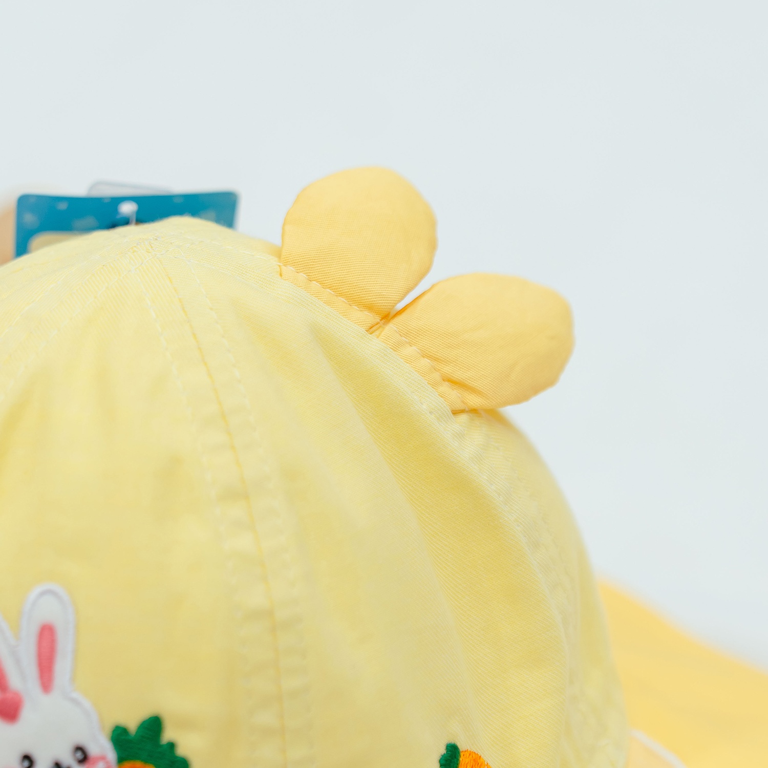Mũ vành bé gái phủ voan Kidsplaza thêu thỏ cà rốt DN26 (Vàng) hình 3