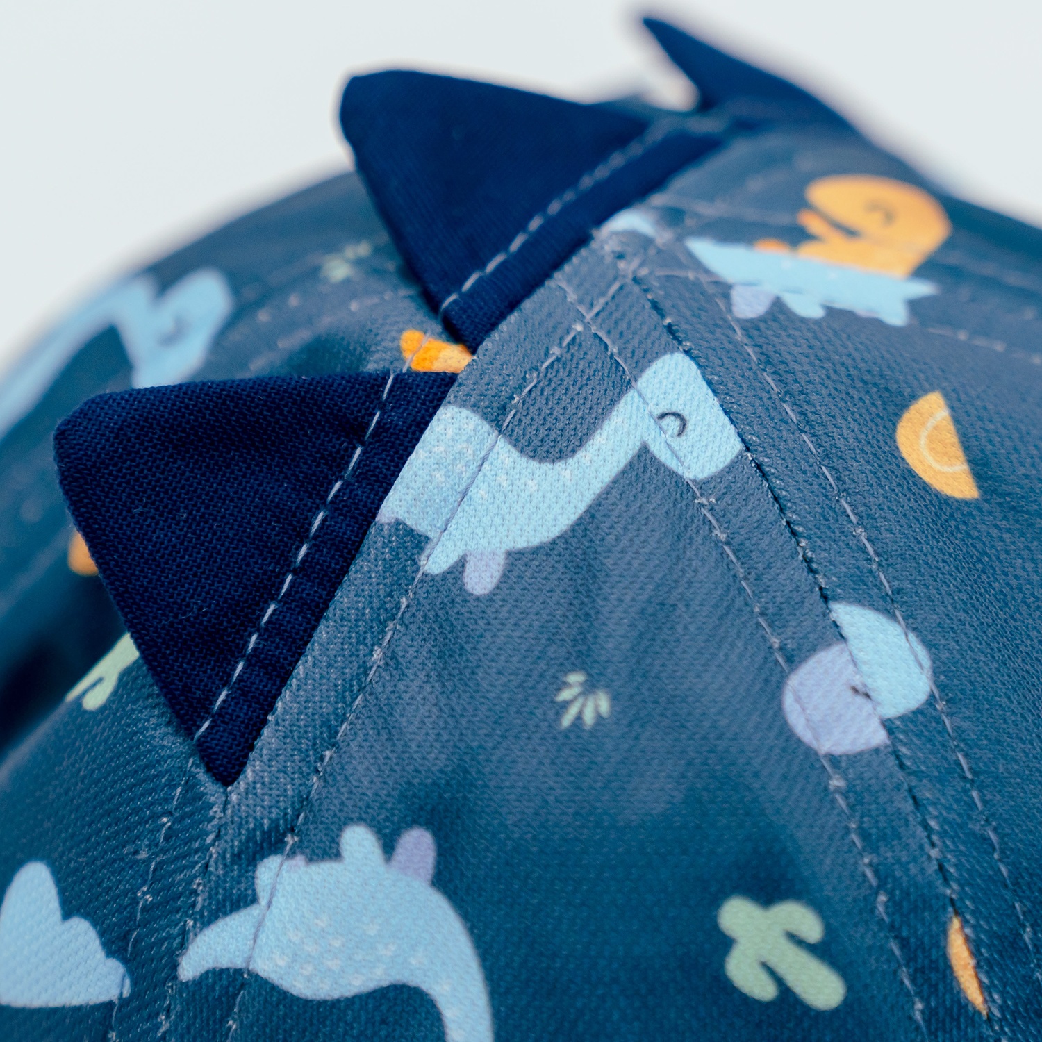 Mũ vành bé trai phủ voan Kidsplaza in khủng long DN26 (Xanh dương) hình 3