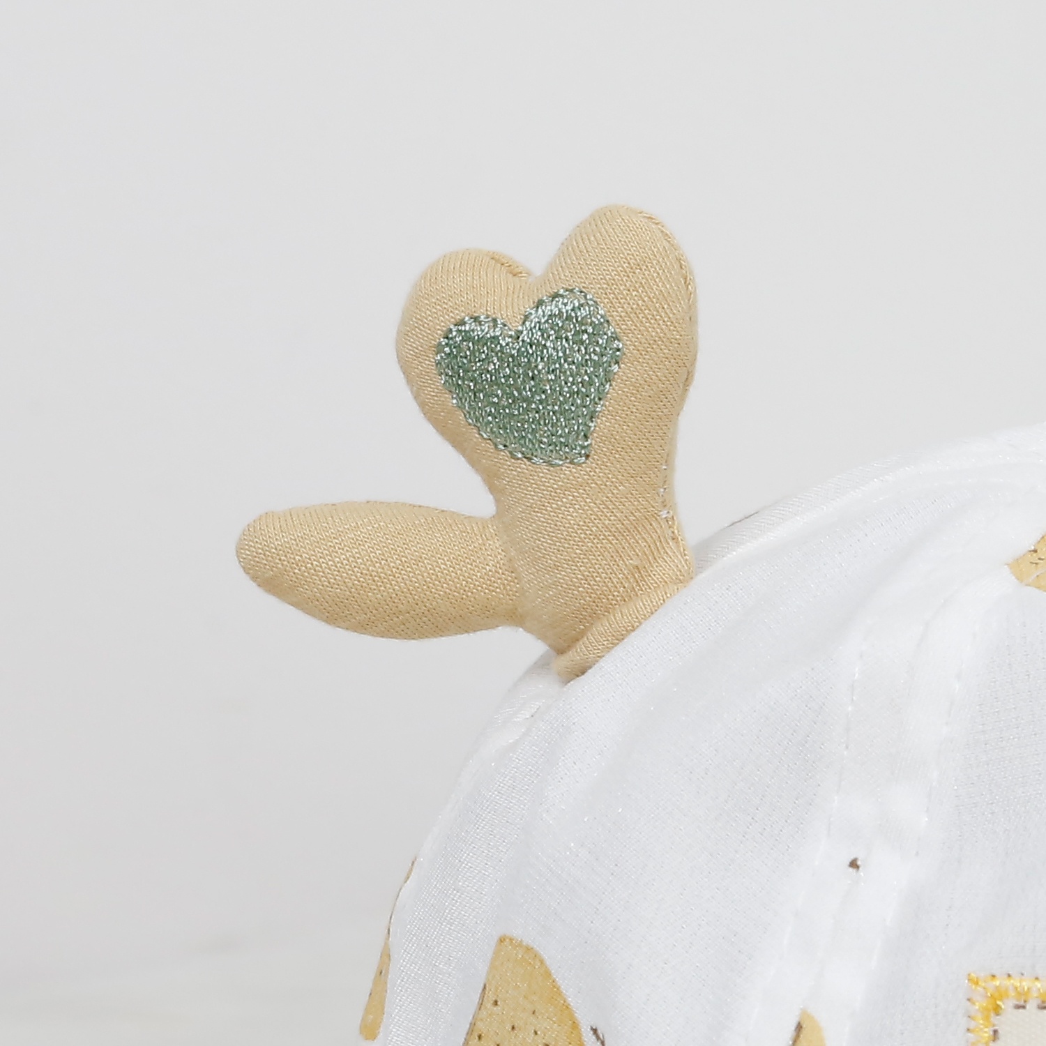 Mũ thời trang KidsPlaza dâu tây 2 tai 24K-H06 (Vàng)  hình 3