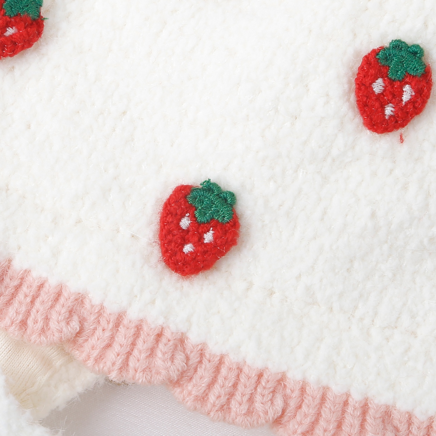 Mũ len KidsPlaza gắn dâu tây 25K-B04 (Trắng)