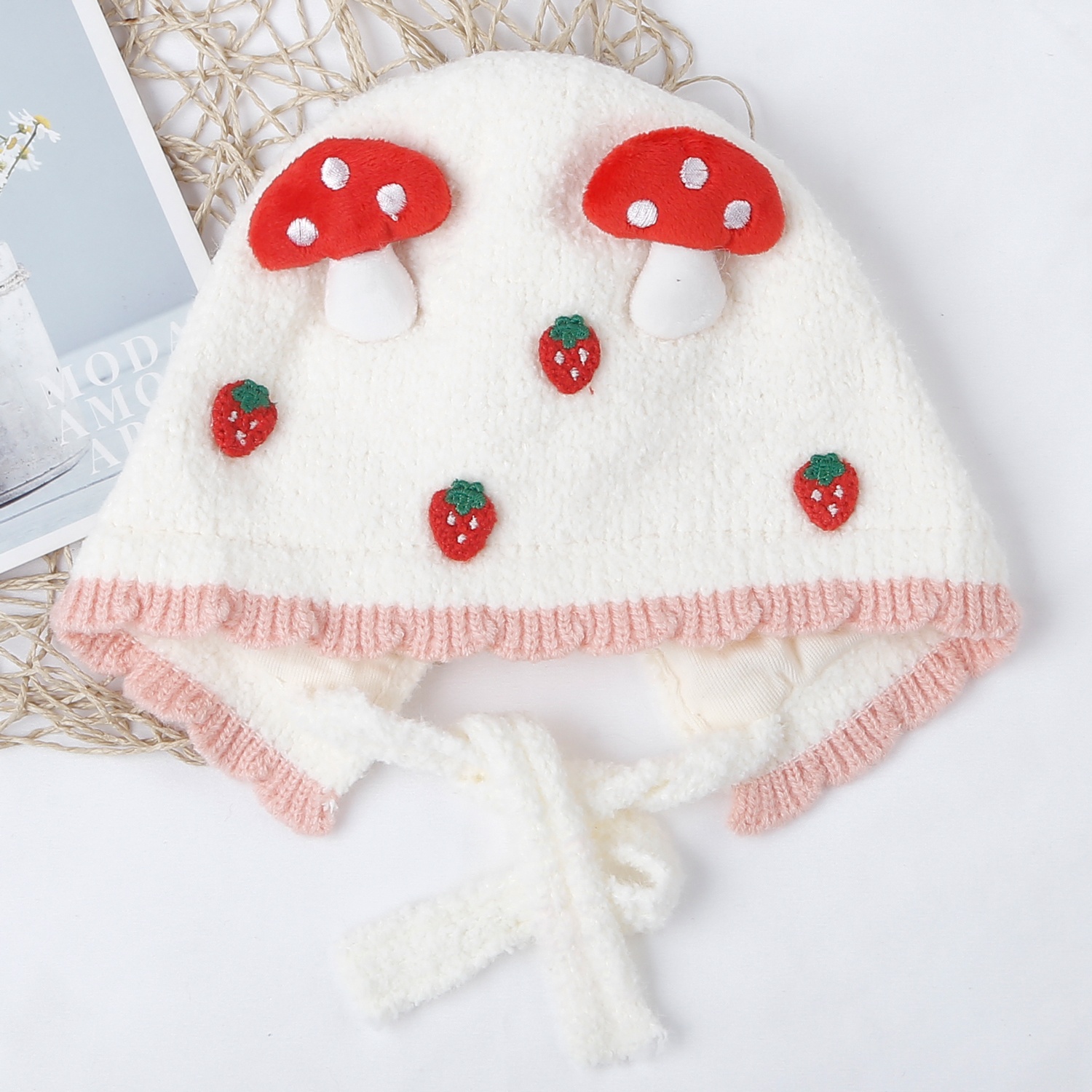 Mũ len KidsPlaza gắn dâu tây 25K-B04 (Trắng)