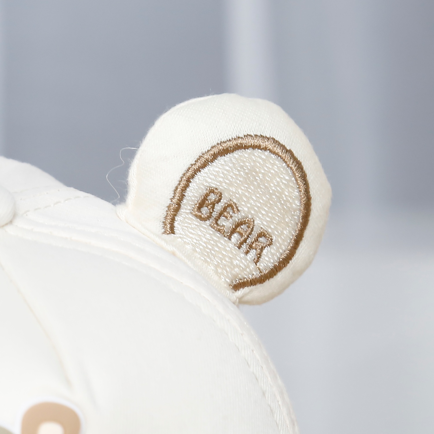 Mũ lưỡi trai KidsPlaza 25K-H09 Size 48 (Trắng)