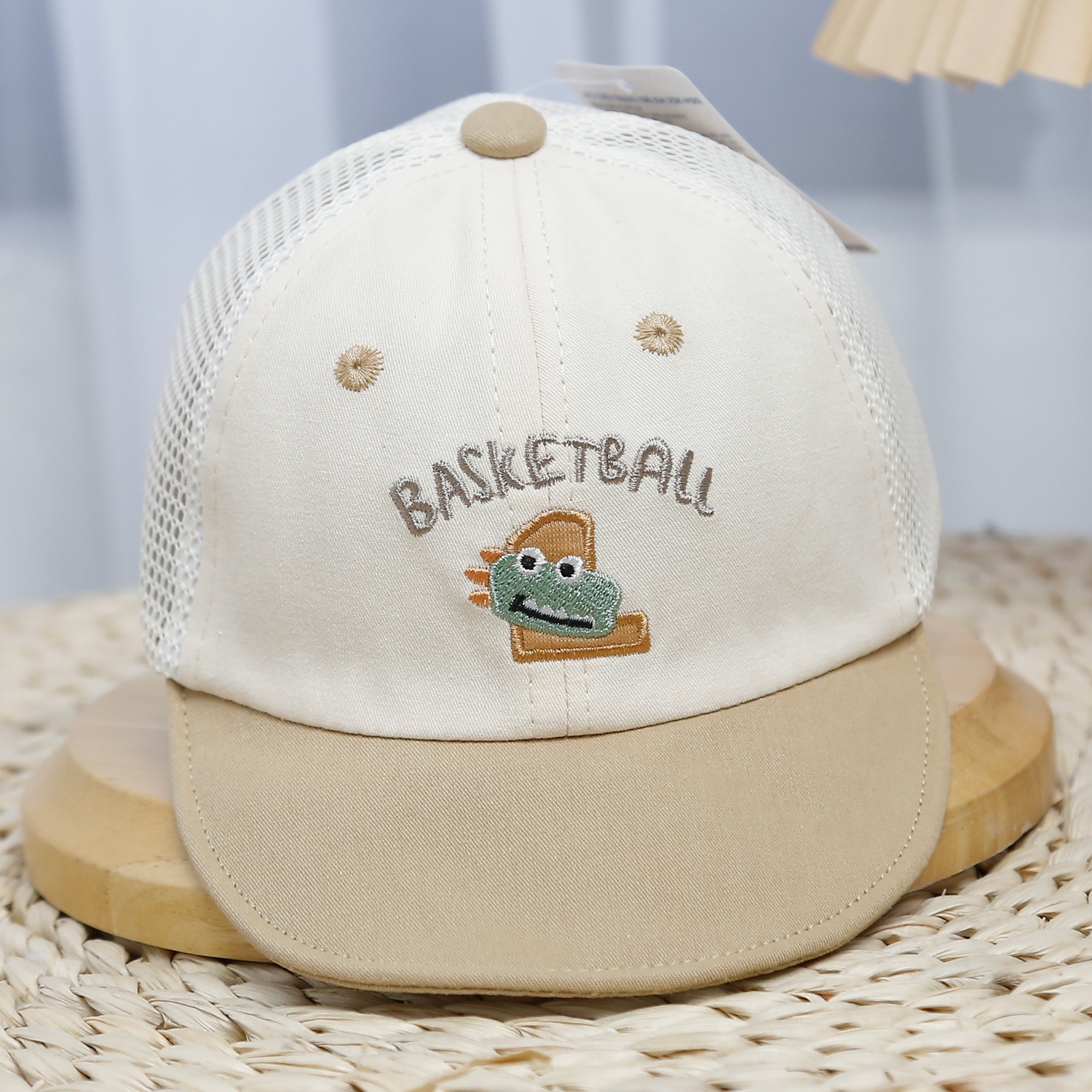 Mũ lưỡi trai KidsPlaza thêu Basketball 25K-H20 Size 48 (Nâu) hình 1