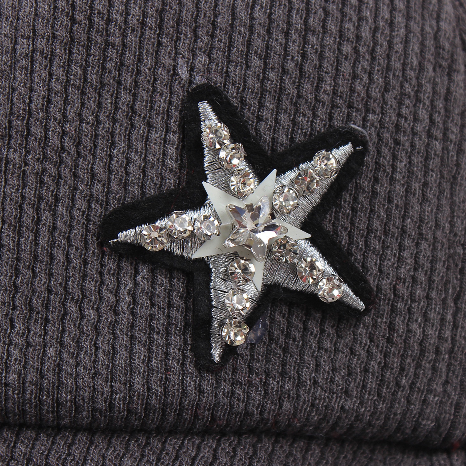 Mũ lưỡi trai nhung nỉ đính ngôi sao hình 2