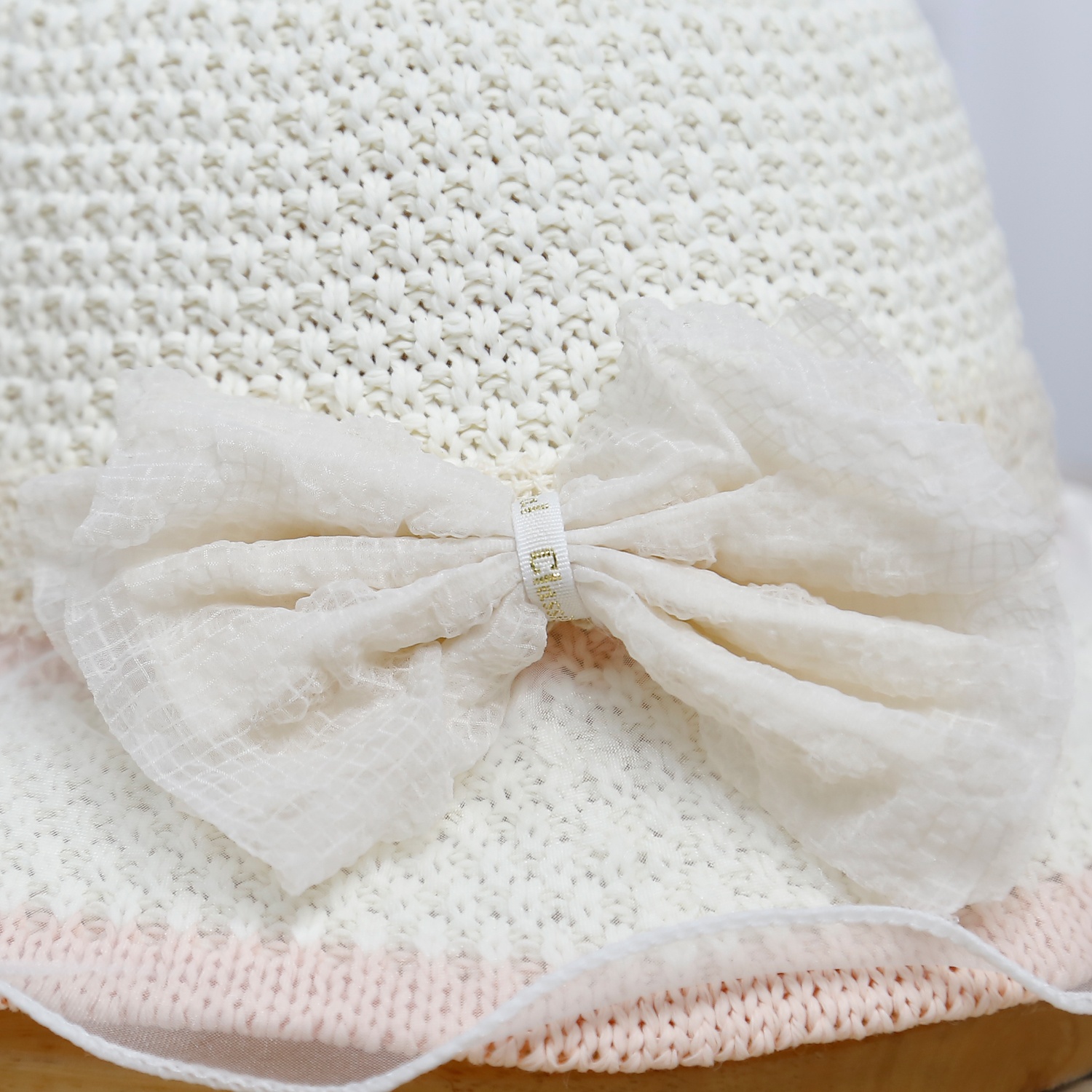 Mũ thời trang KidsPlaza đính nơ 25K-H29 Size 50 (Trắng)