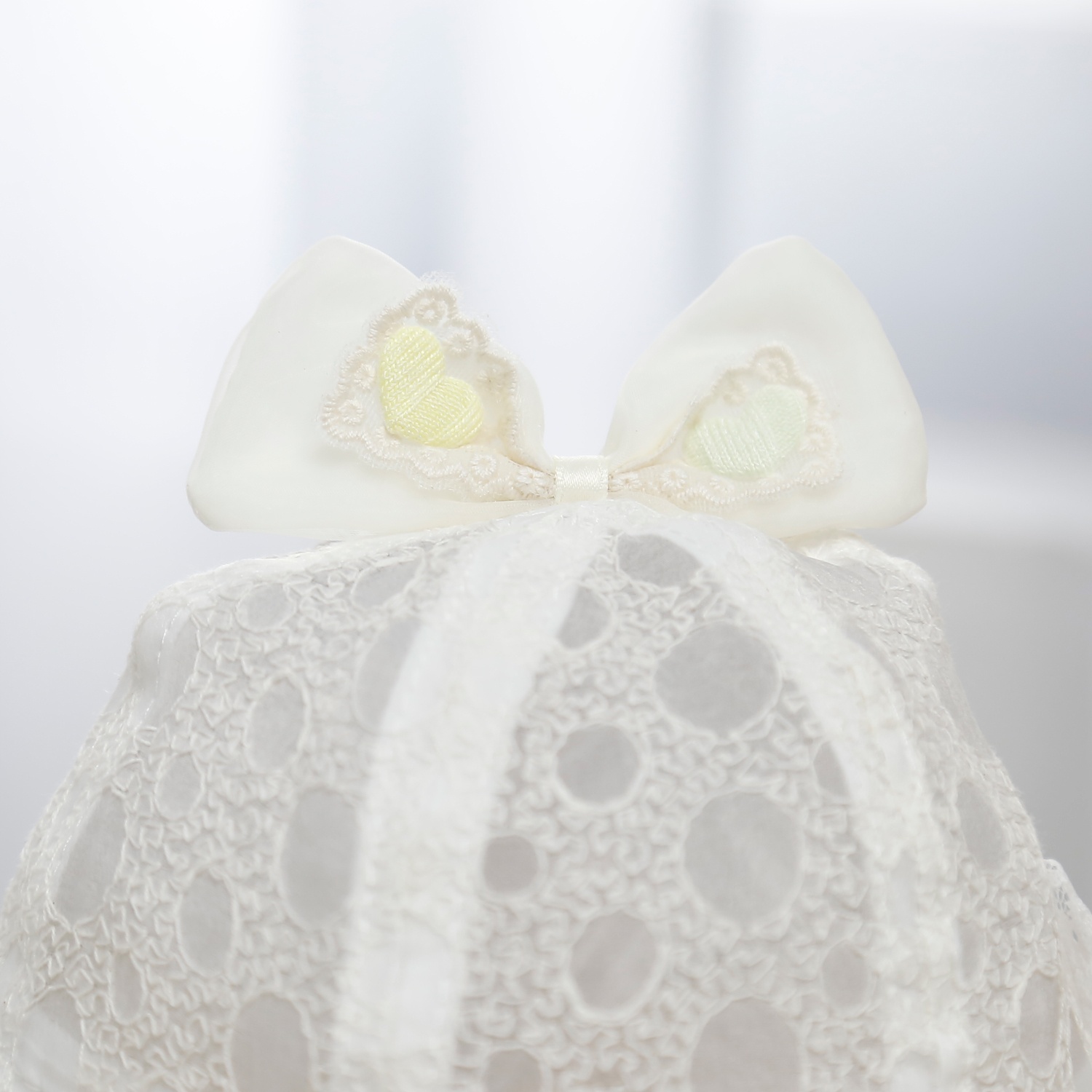 Mũ thời trang KidsPlaza ren đính nơ 25K-H14 Size 46 (Be) hình 3