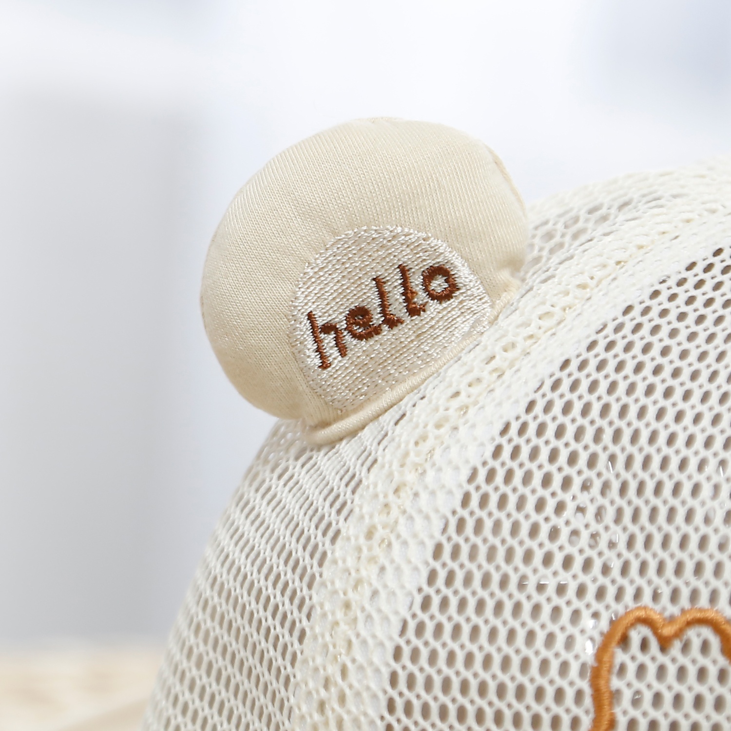 Mũ thời trang KidsPlaza thêu gấu 25K-H27 Size 50 (Be) hình 3