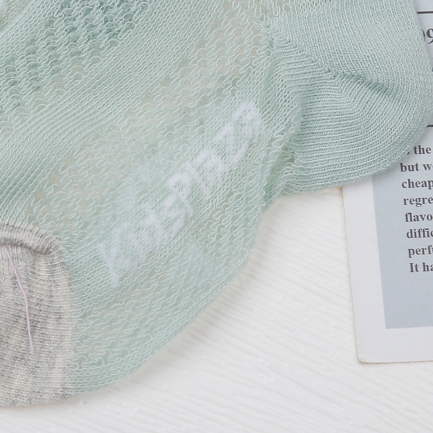 Set 5 đôi tất lưới kẻ dọc cho bé KidsPlaza DK23H hình 3