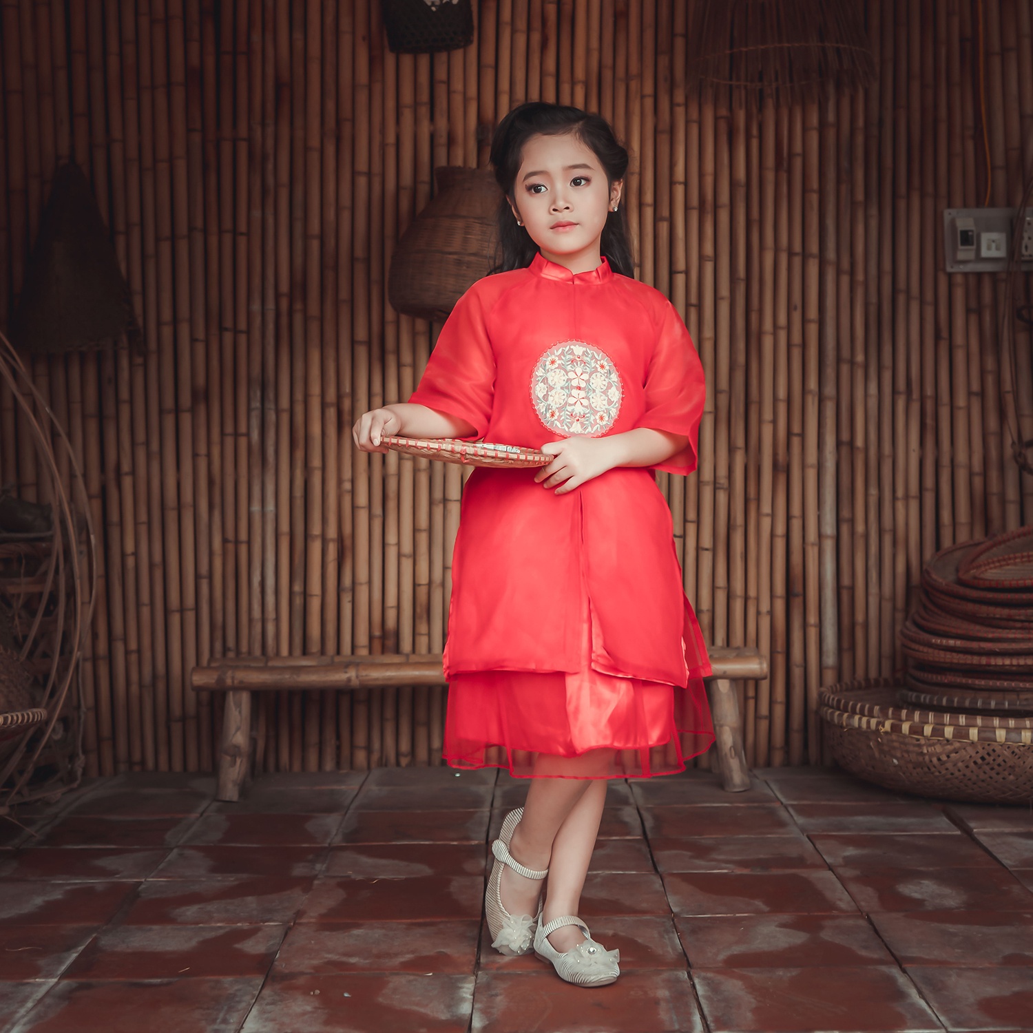 Bộ áo dài bé gái thêu hoa 4 tà M19D (Đỏ) hình 1