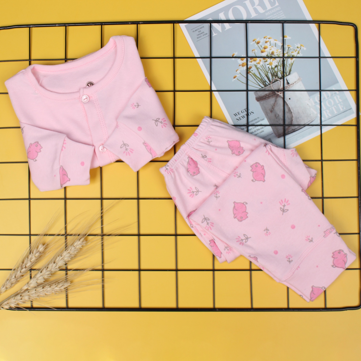 Bộ sơ sinh cài giữa hình chú lợn hồng in tay Mamago NĐ19 (Hồng) hình 1