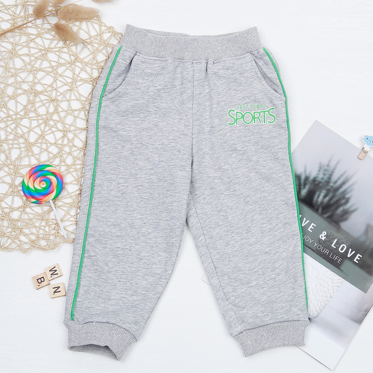 Bộ quần áo bé trai KidsPlaza năng động in Spors HN22D hình 4