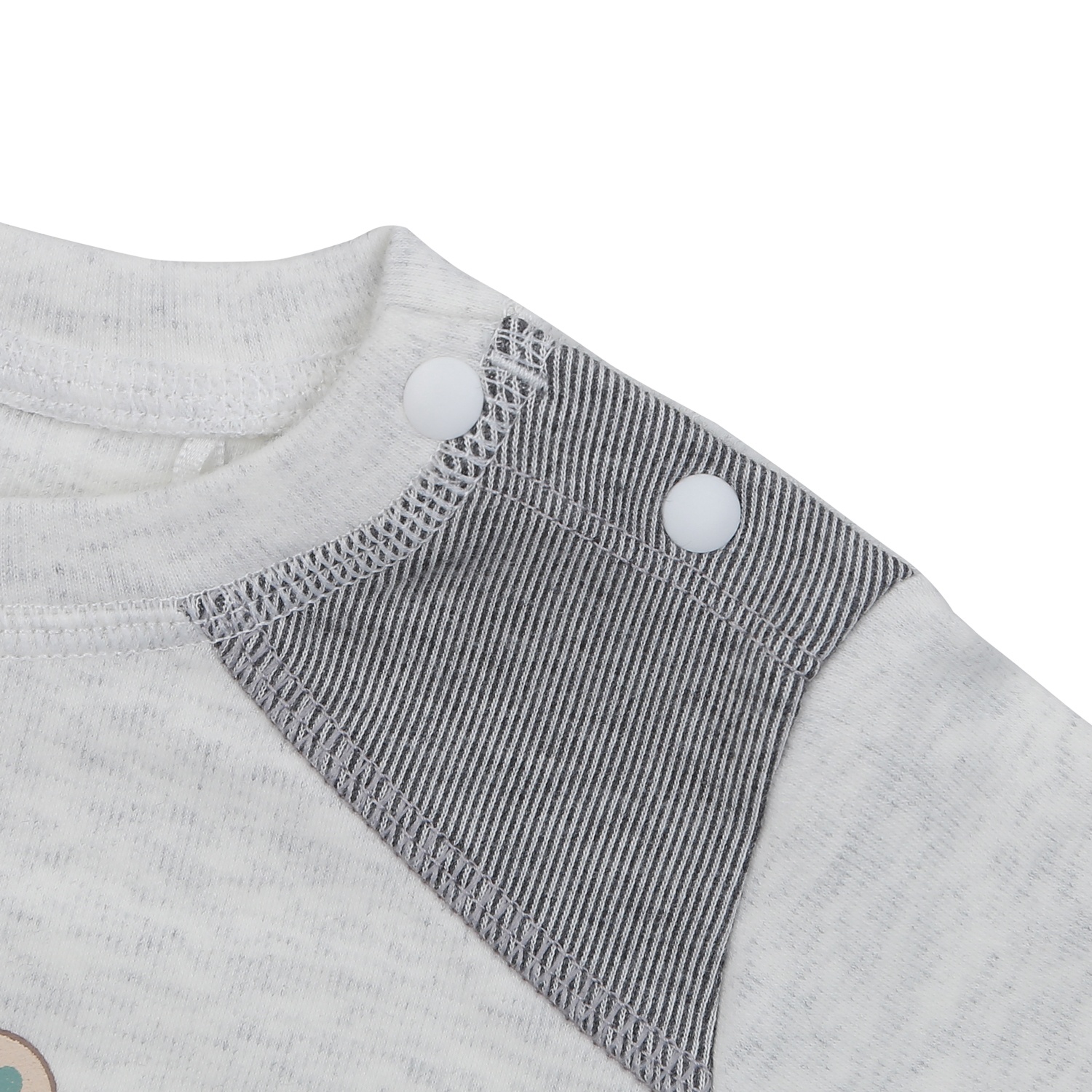 Bộ quần áo dài cài vai bé trai KidsPlaza ND24D (Ghi) 