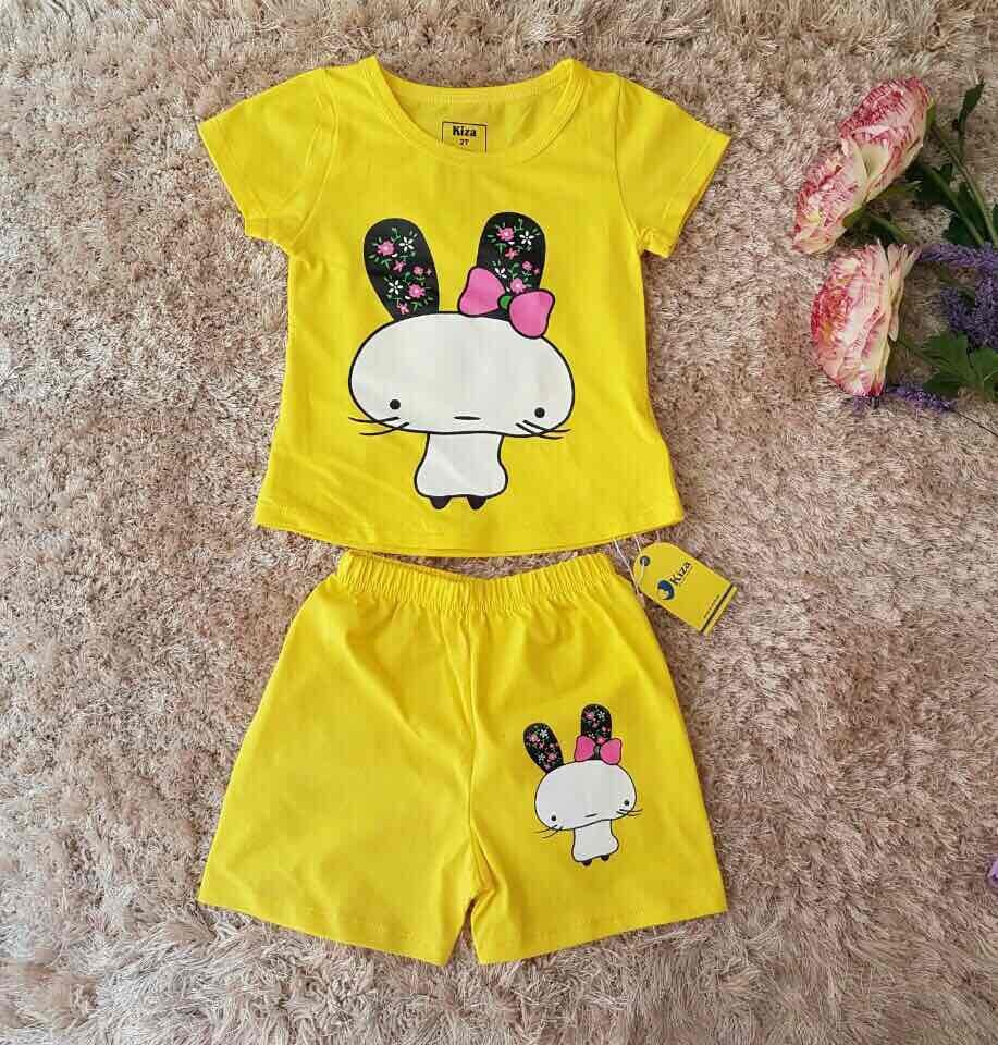 Bộ tay ngắn bé gái Kiza in hình chú thỏ cài nơ đáng yêu (màu vàng) hình 1