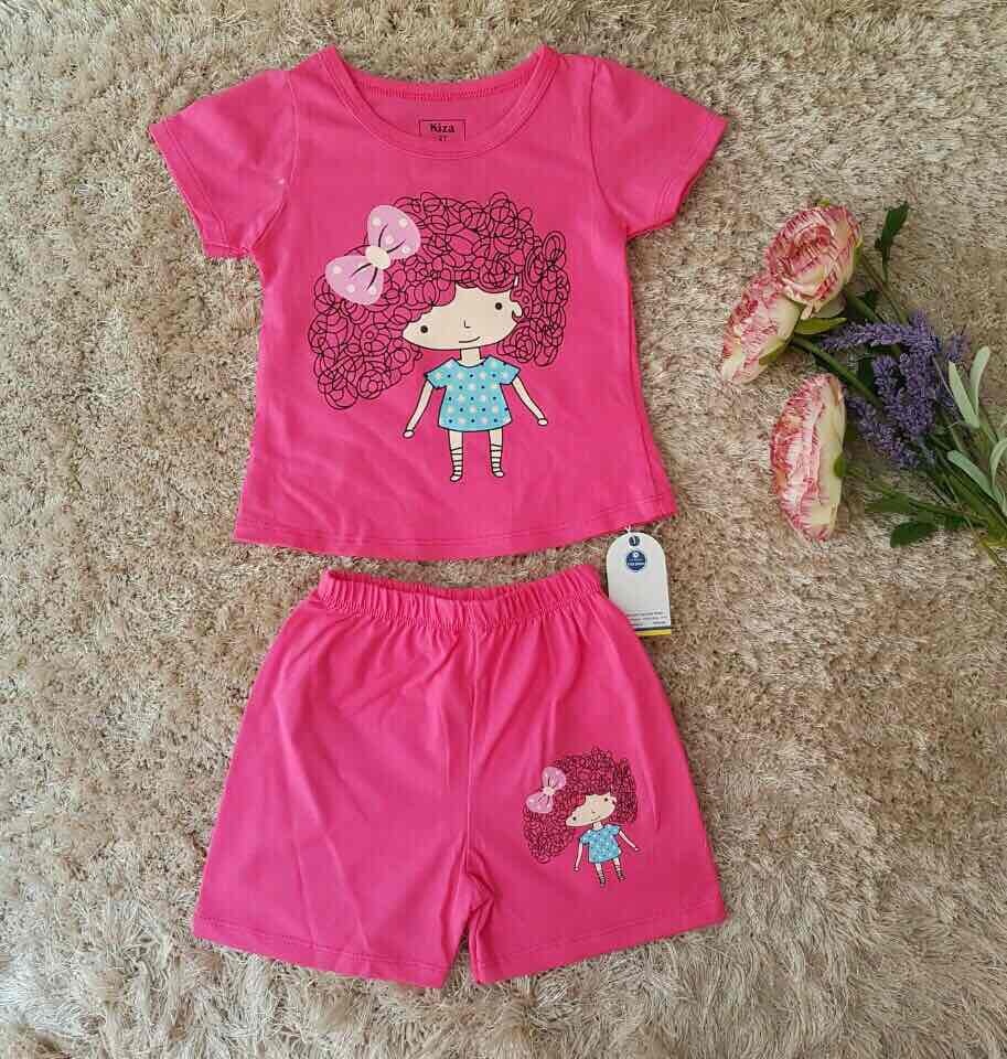 Bộ tay ngắn bé gái Kiza in hình cô bé tóc xù xinh xắn (màu hồng đậm) hình 1