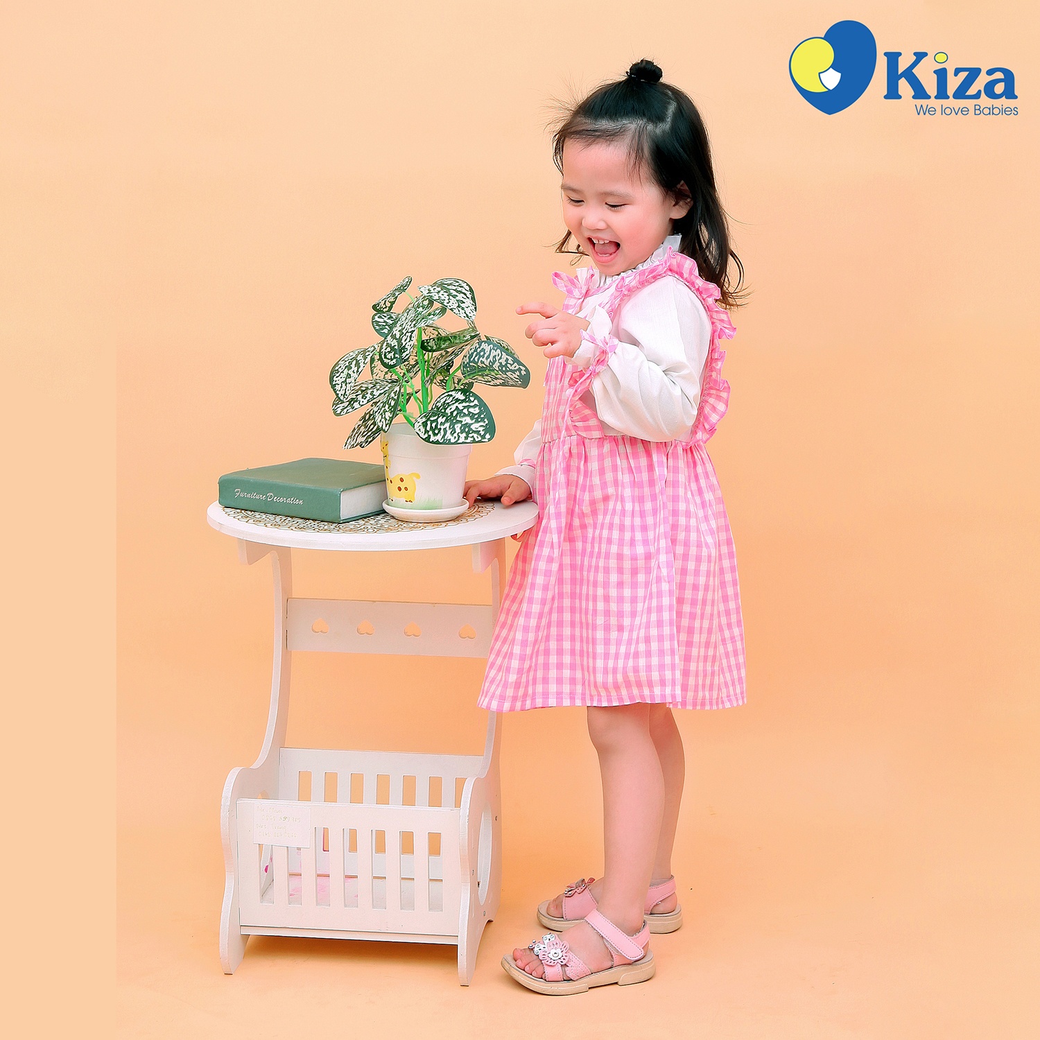 Váy kẻ trắng hồng kèm áo trắng Kiza hình 1