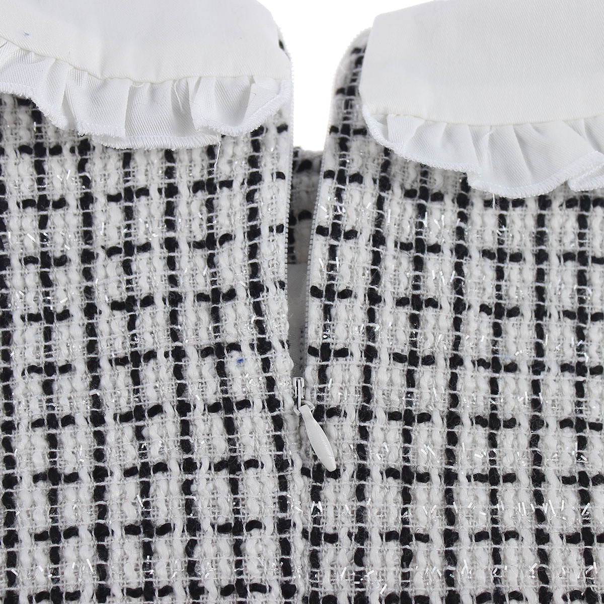Váy dạ kẻ cho bé gái cổ bèo Mamago M19D (Trắng Đen) hình 3