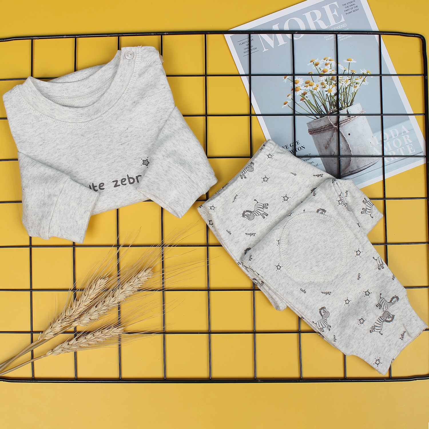 Quần áo sơ sinh cài vai in hình chú ngựa vằn Mamago NĐ19 (Ghi) hình 1