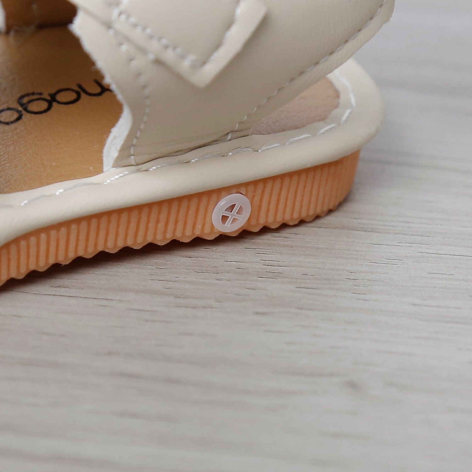 Dép sandal tập đi kèn Mamago 25M-S1 gắn sao (Kem)  hình 3