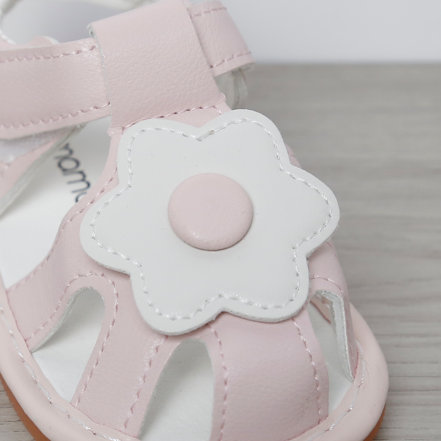 Dép sandal tập đi kèn Mamago 25M-S2 gắn hoa (Hồng) 