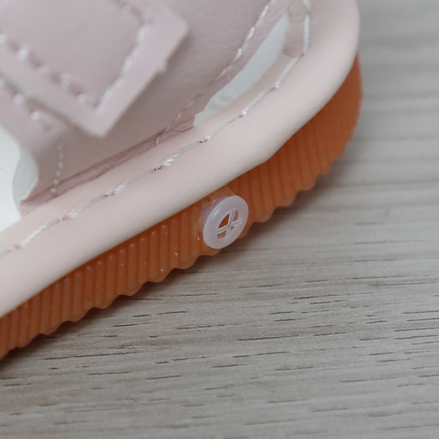 Dép sandal tập đi kèn Mamago 25M-S2 gắn hoa (Hồng) Dép sandal tập đi kèn Mamago 25M-S2 gắn hoa (Hồng) 