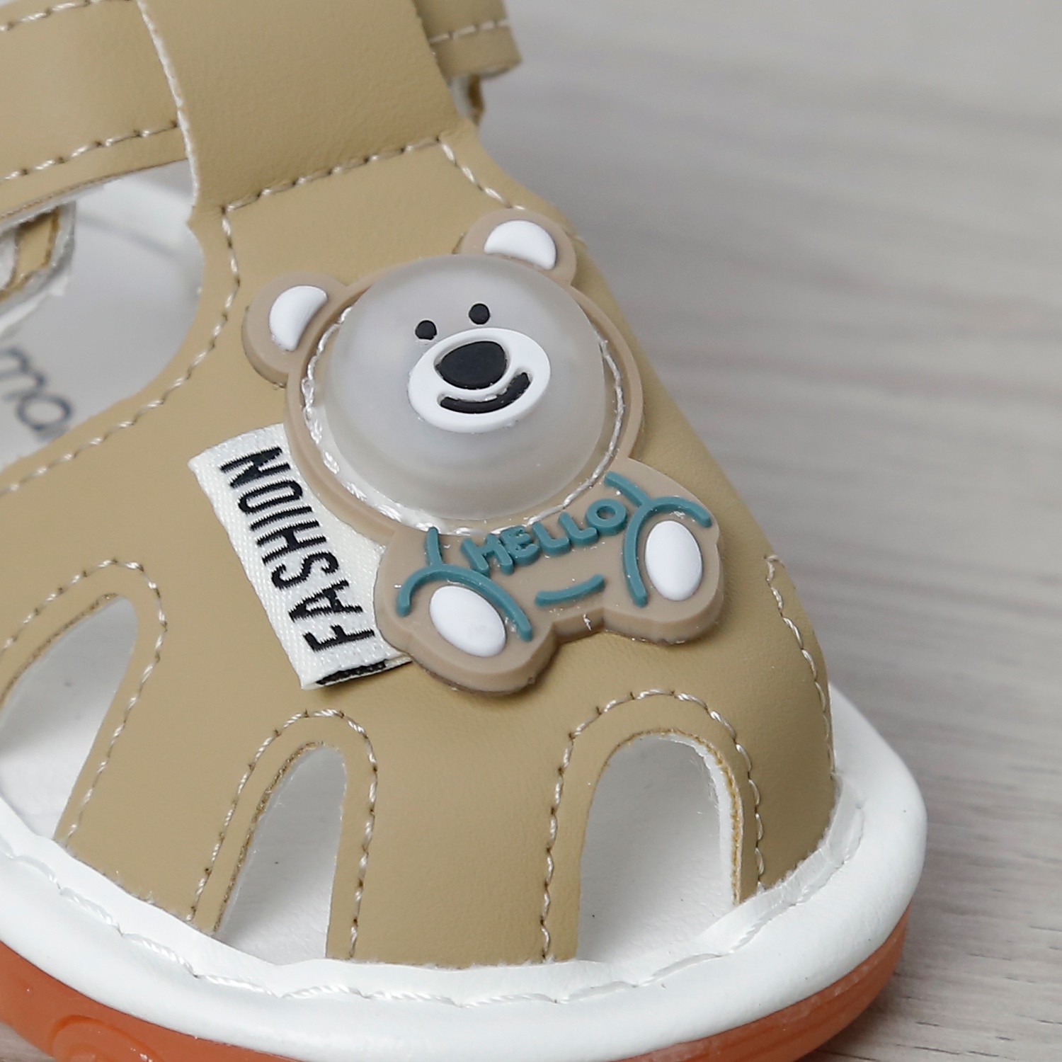 Dép sandal tập đi kèn Mamago 25MS4 gắn gấu (Nâu) 