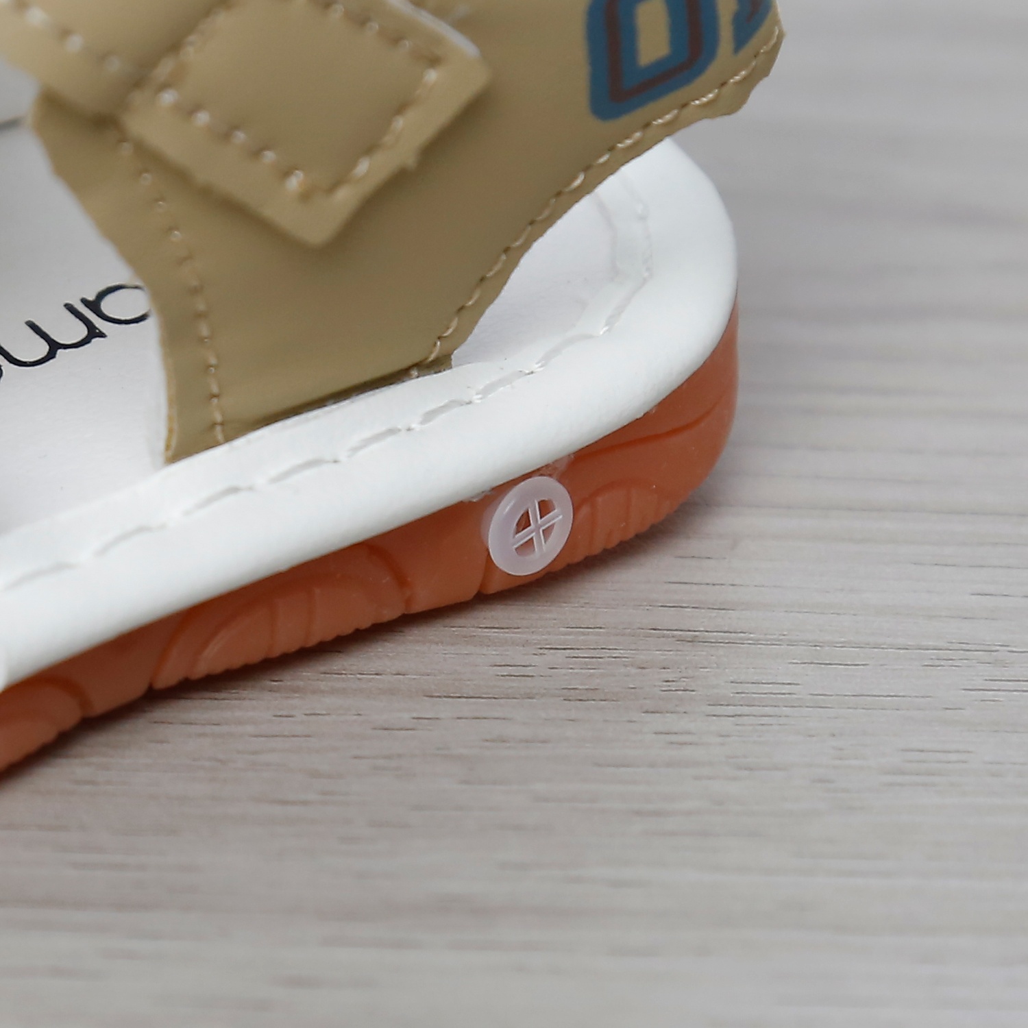 Dép sandal tập đi kèn Mamago 25MS4 gắn gấu (Nâu) 