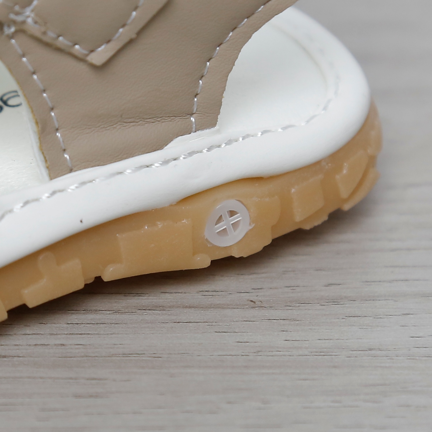 Dép sandal tập đi kèn Mamago 25MS5 gắn Monkey (Nâu)