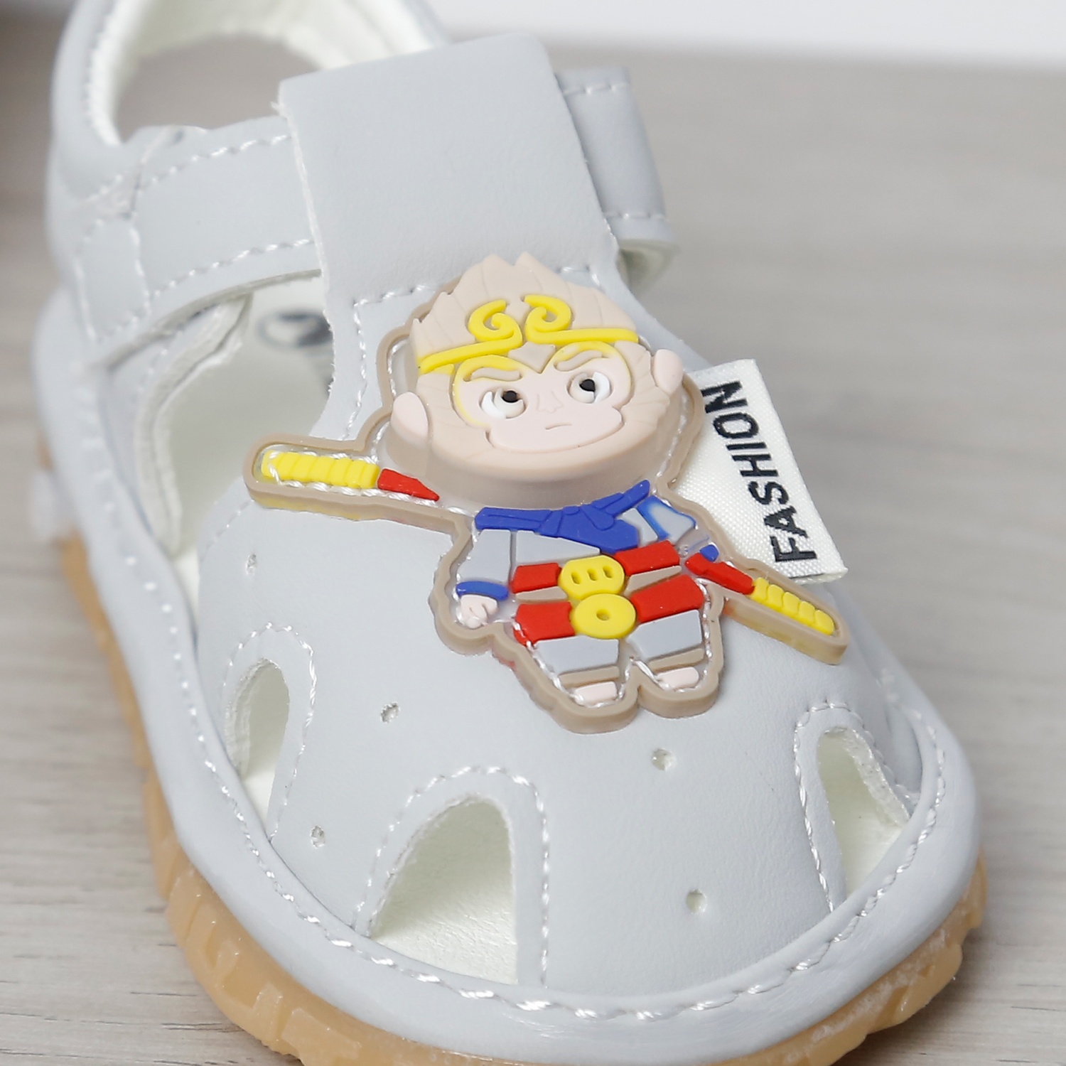 Dép sandal tập đi kèn Mamago 25MS5 gắn Monkey (Xám)