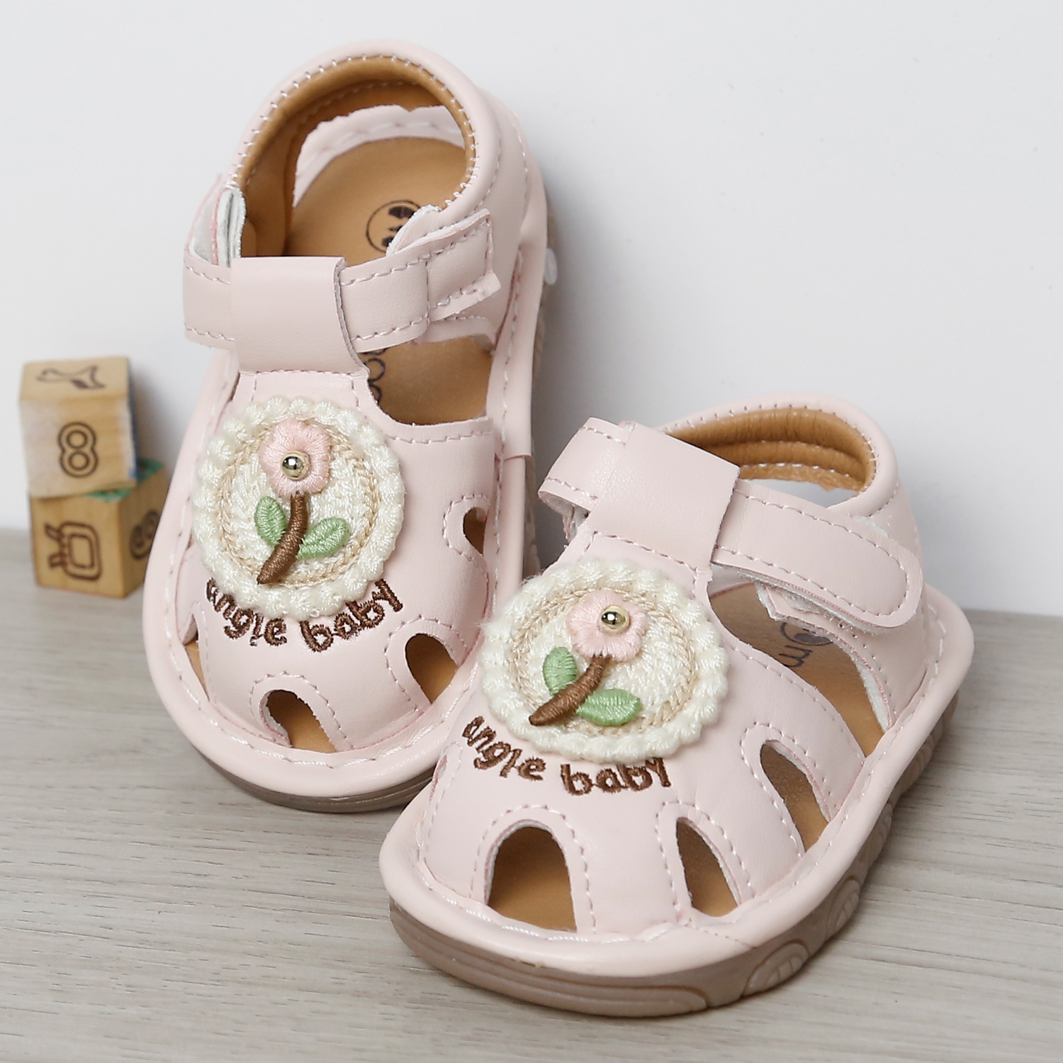 Dép sandal tập đi kèn Mamago 25MS7 thêu hoa (Hồng)