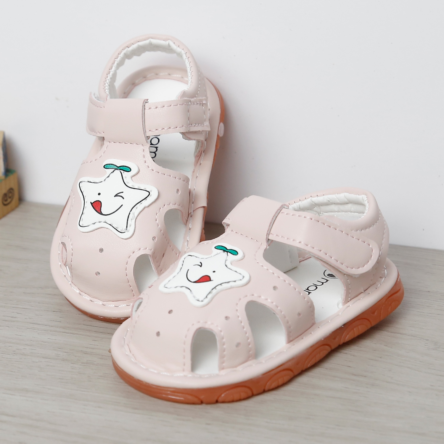 Dép sandal tập đi kèn Mamago 25MS8 hình sao (Hồng)