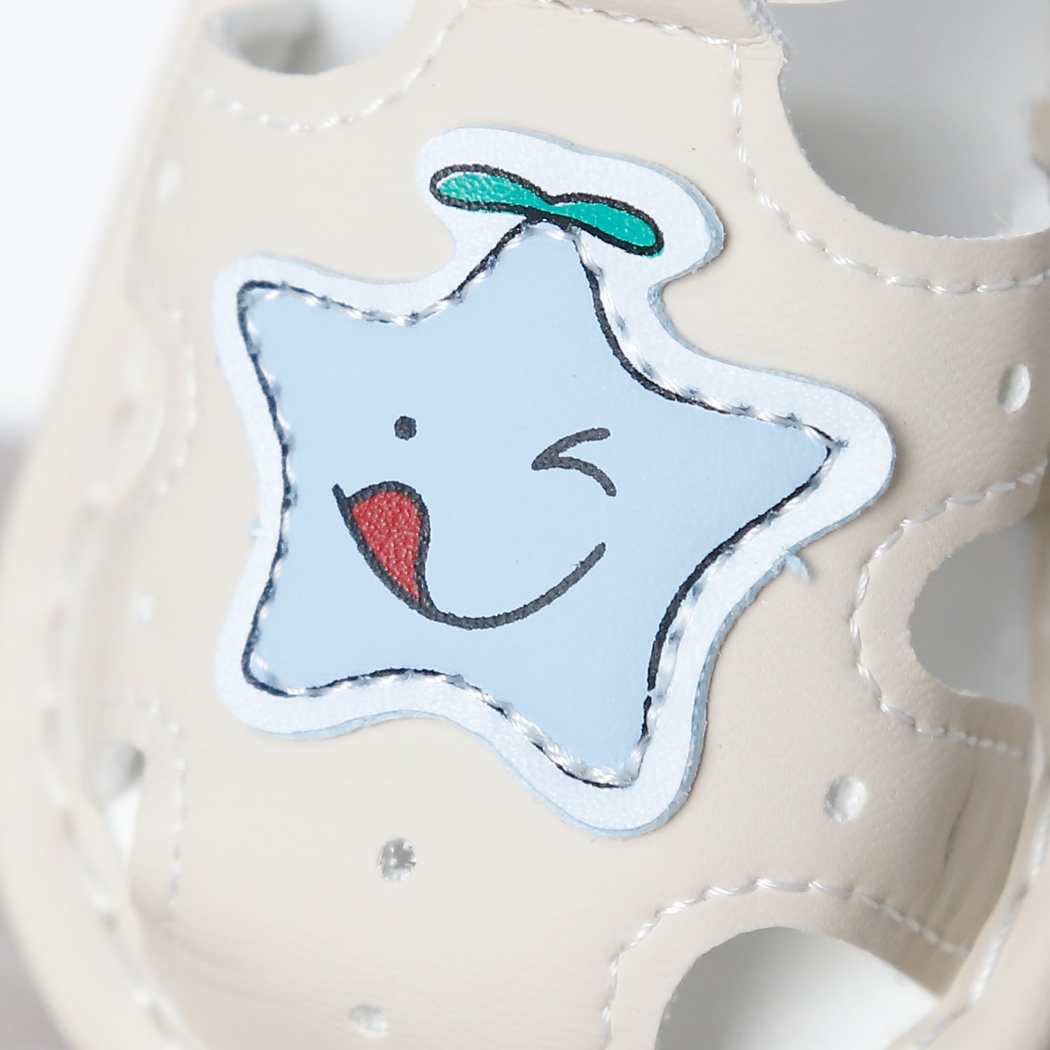 Dép sandal tập đi kèn Mamago 25MS8 sao cười (Trắng) 
