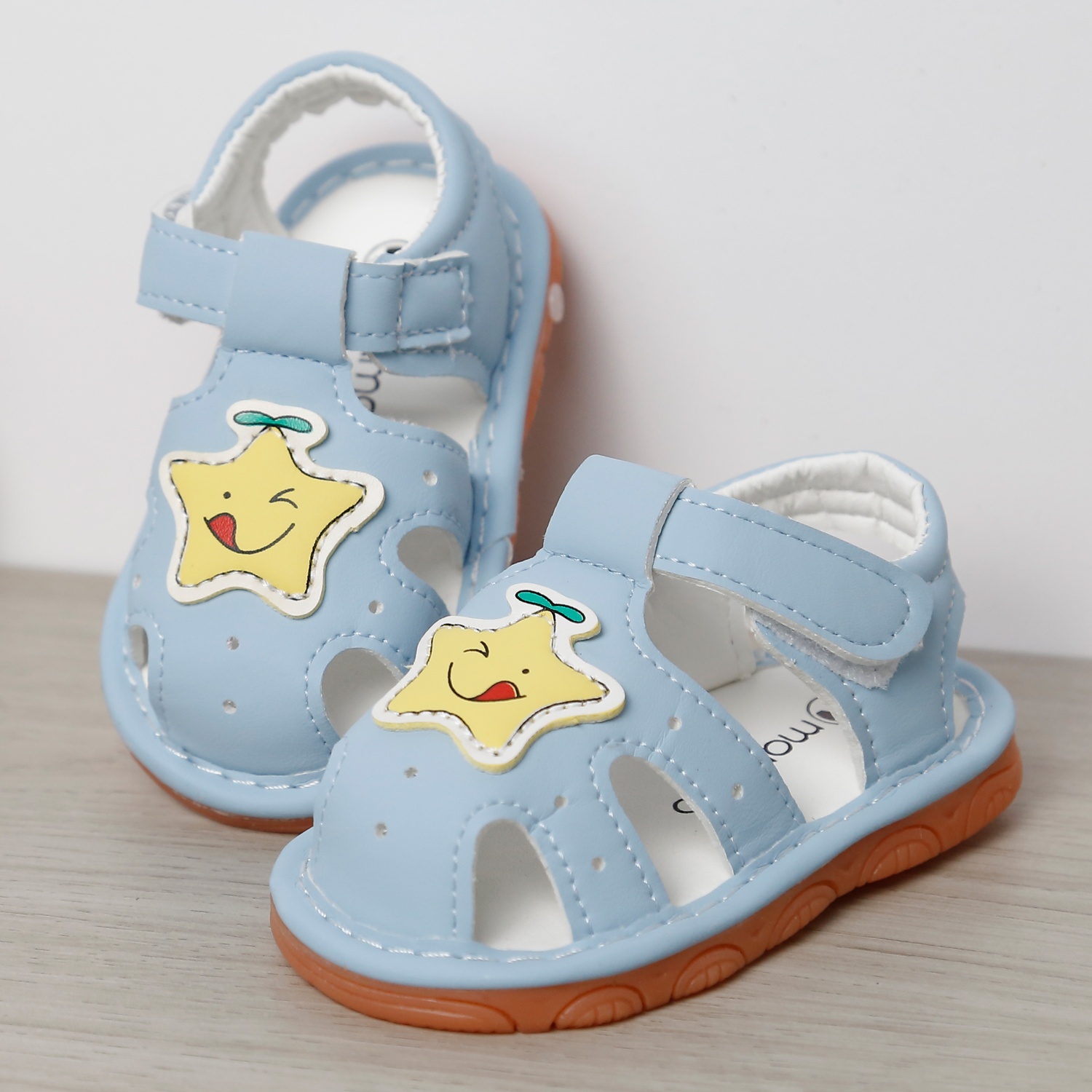 Dép sandal tập đi kèn Mamago 25MS8 sao cười (Xanh)