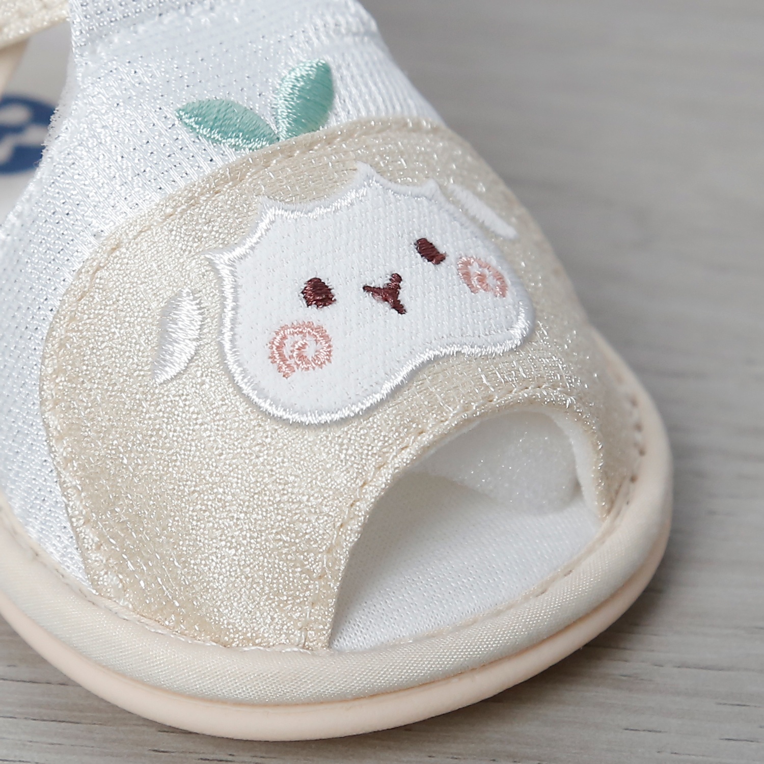 Dép sandal tập đi KidsPlaza 25K-S03 thỏ cute (Be)