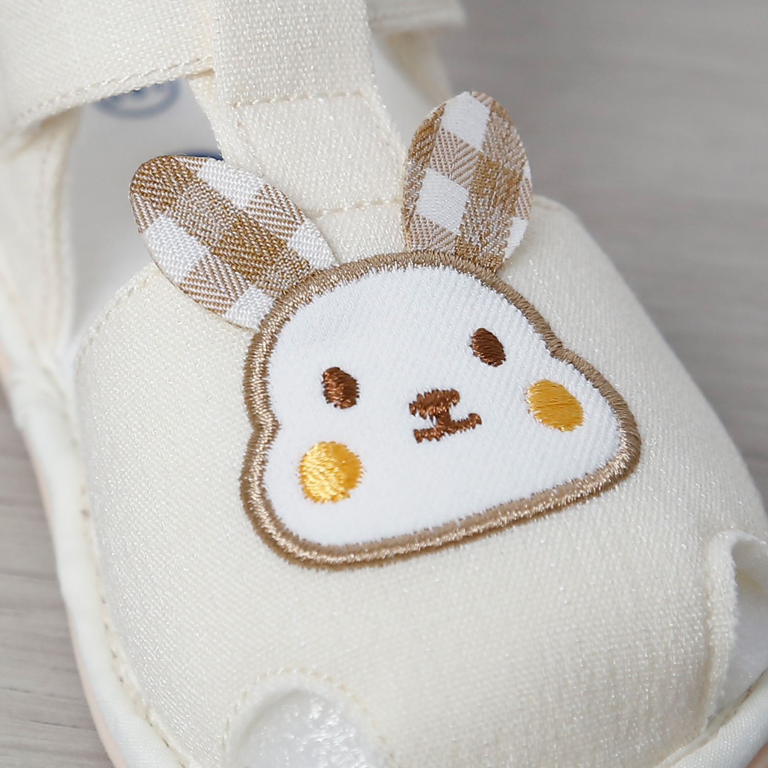 Dép sandal tập đi KidsPlaza hình mặt thỏ 25K-S07 (Hồng)