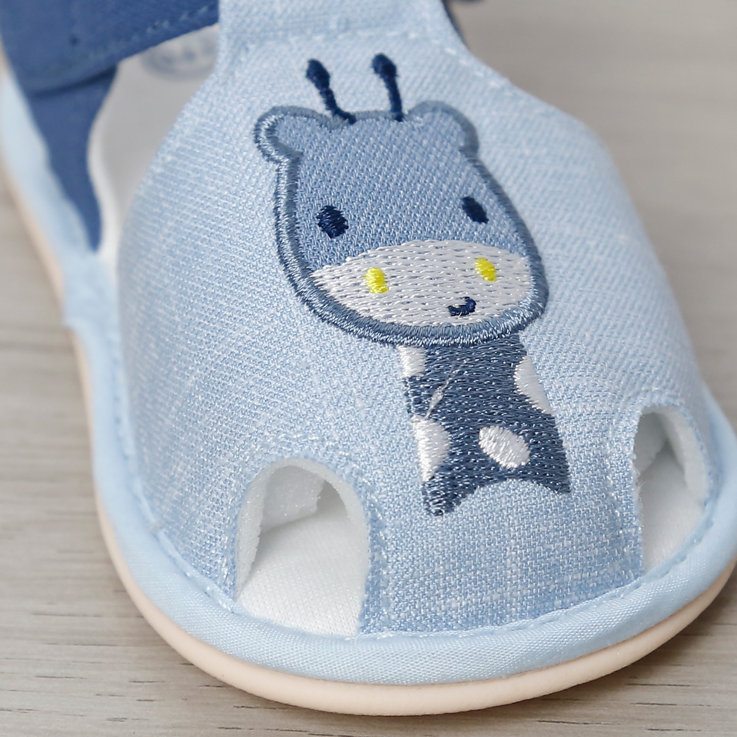 Dép sandal tập đi KidsPlaza hình hươu cao cổ 25K-S09 (Xanh)