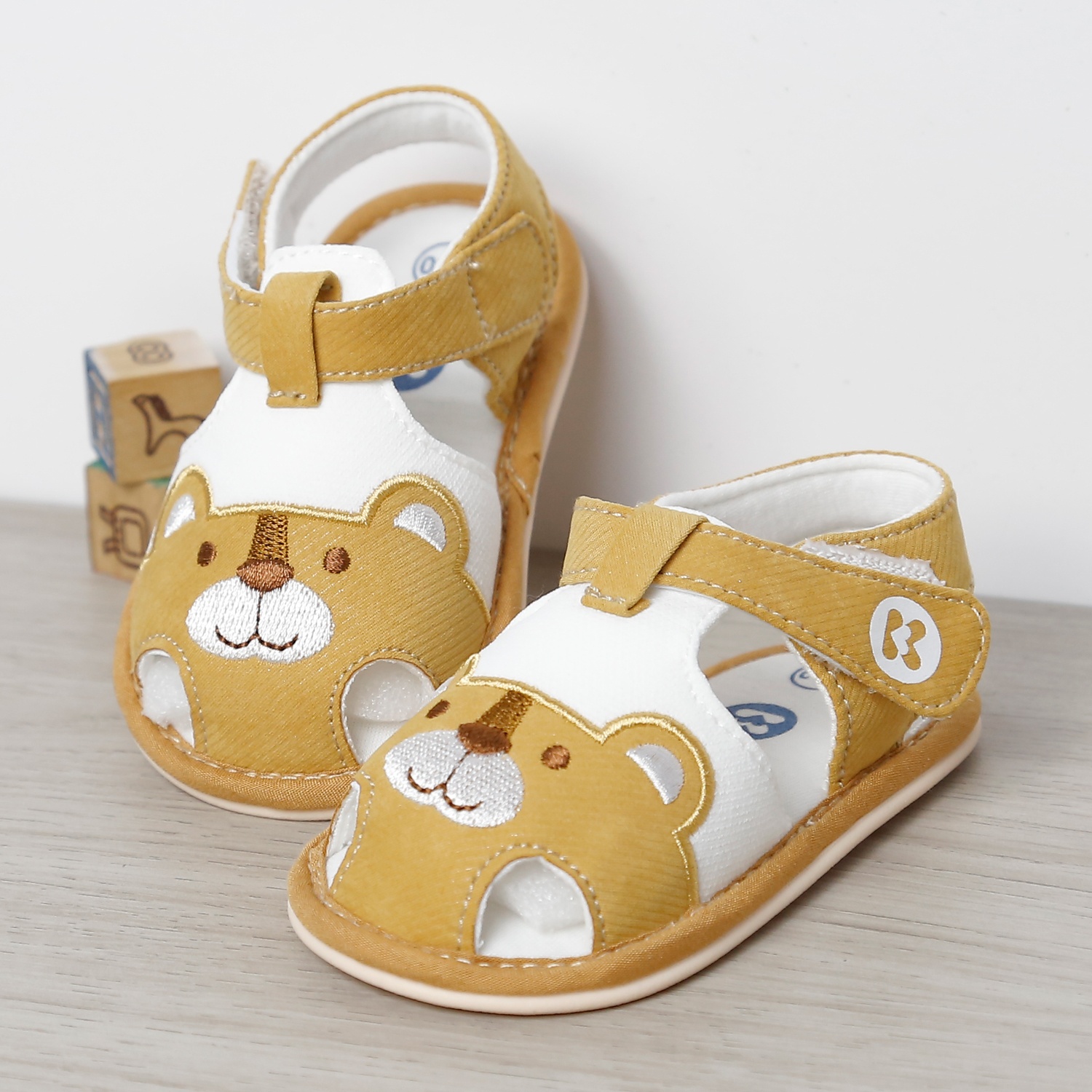 Dép sandal tập đi KidsPlaza hình gấu 25K-S11 (Nâu)  hình 1